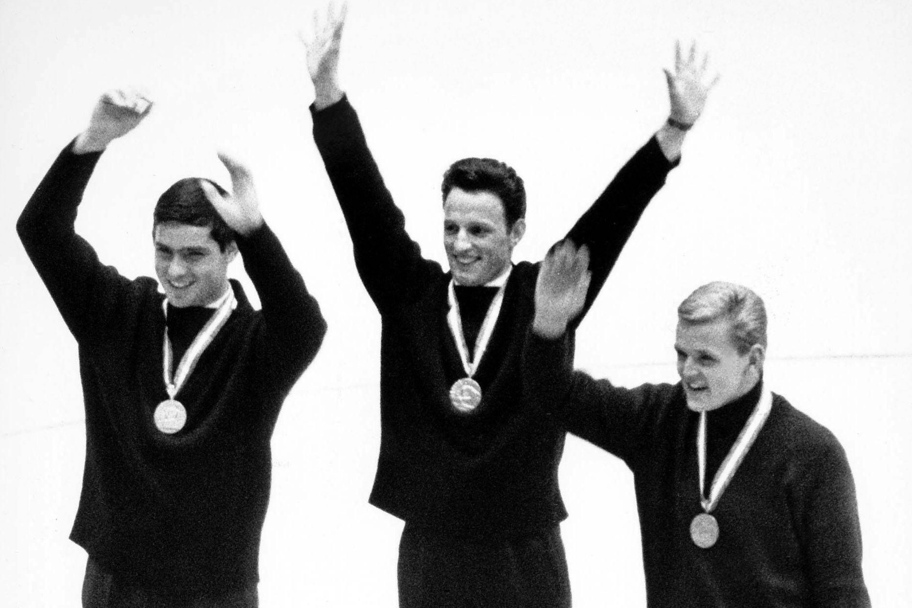 Bei den Olympischen Spielen in Innsbruck gewinnt im Rennrodeln Thomas Köhler vor Klaus-Michael Bonsack (beide DDR) und Hans Plenk (BRD).