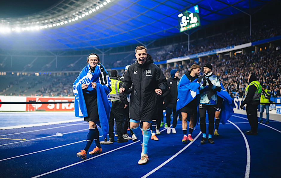 Was Hertha BSC bis zum Erfolg im DFB-Pokal gegen den 1. FC Kaiserslautern im Herbst das vergangenen Jahres schaffte, brauchen Fabian Reese und Tjark Ernst (v.l.) im Endspurt der 2. Bundesliga erneute: eine Siegesserie