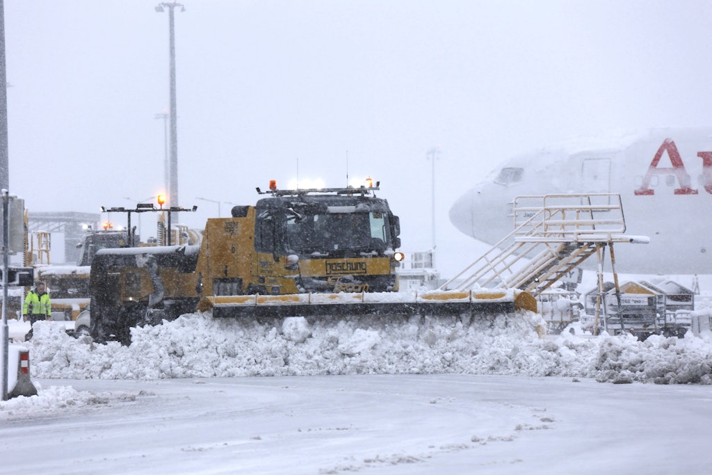 Flughafen Wien nach Schneechaos wieder in Betrieb