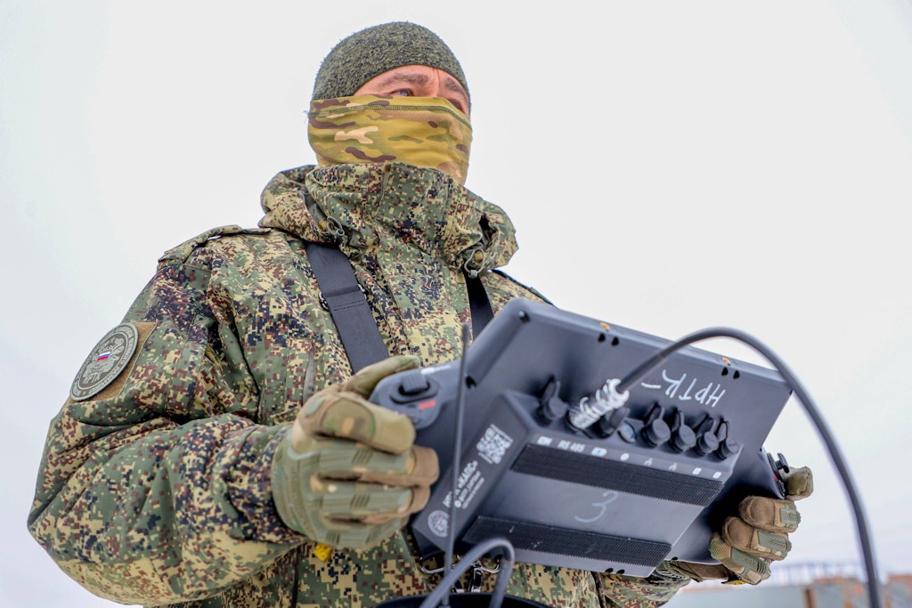 Russlands neue Drohnenstrategie: Wie ‚Mutterschiffe‘ und Mobilfunknetze den Ukraine-Krieg verändern