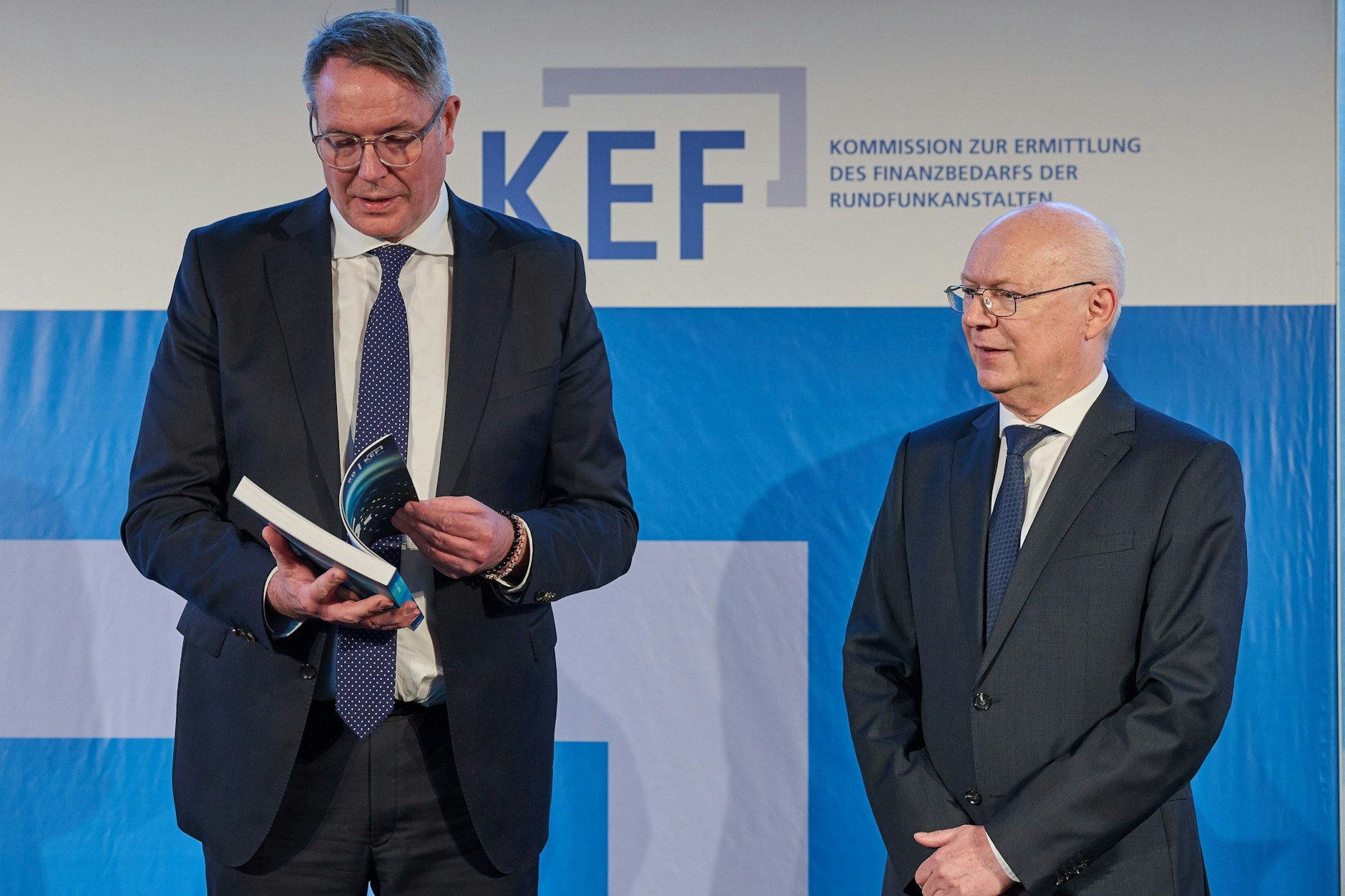 Die Kommission zur Ermittlung des Finanzbedarfs der Rundfunkanstalten (KEF) empfiehlt Erhöhung des Beitrags um 28 Cent.
