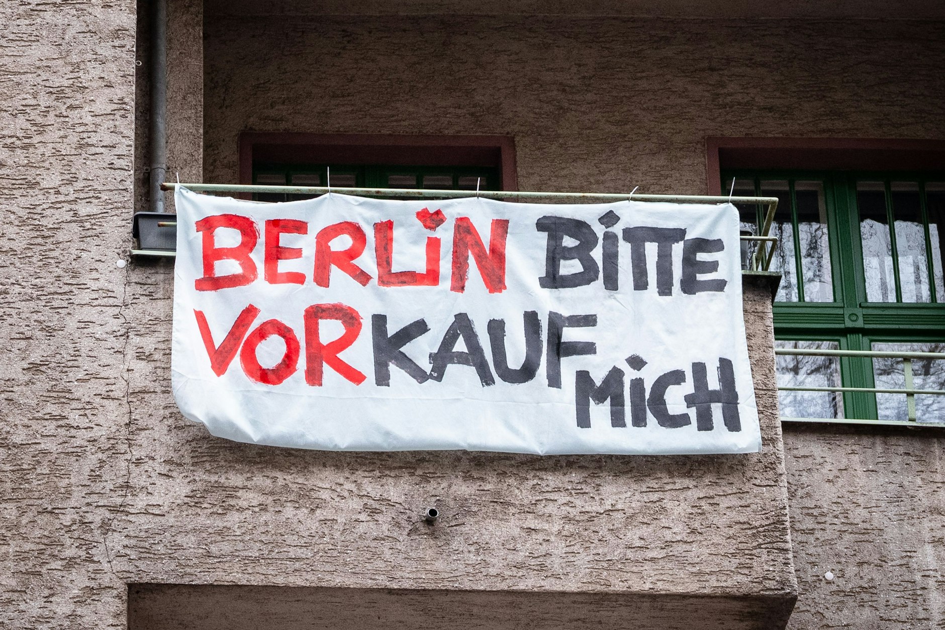 Hausbewohner im Schillerkiez wehren sich gegen Hausverkauf.