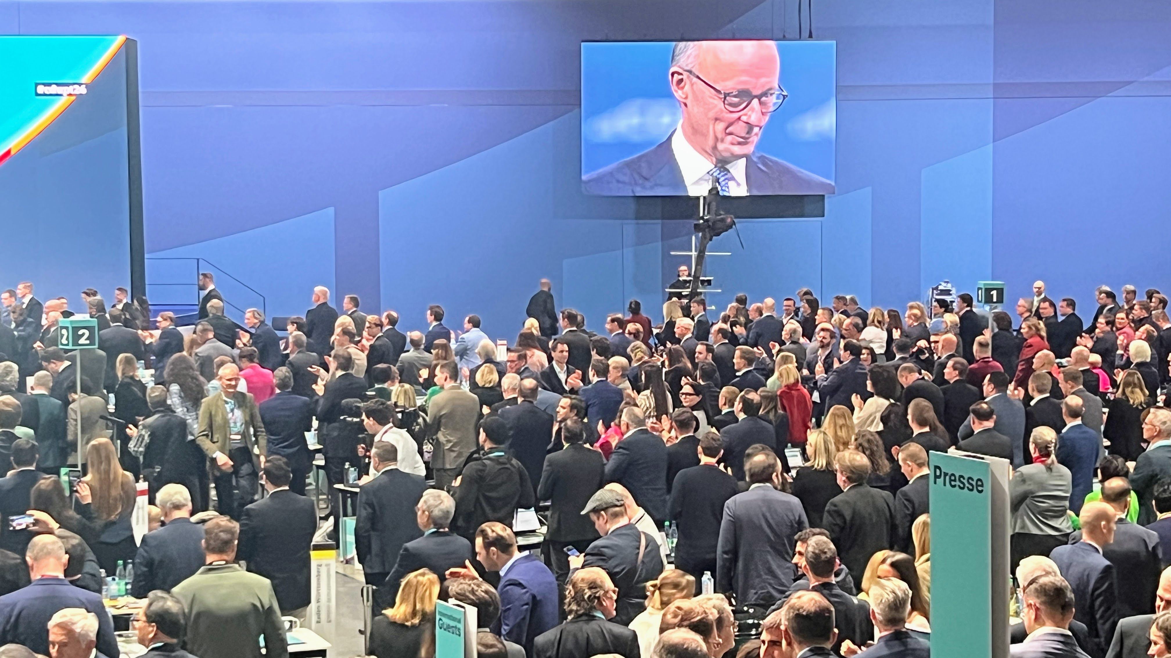 CDU-Parteitag: Zwischen Adenauer und Aufbruch – die Union sucht sich selbst