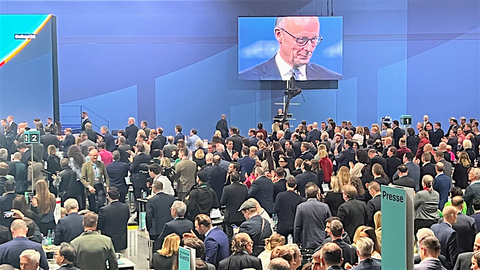 Standing Ovations gab es für Friedrich Merz sowohl nach seiner Rede, als auch einige Stunden nach seiner erneuten Wahl zum Vorsitzenden. 