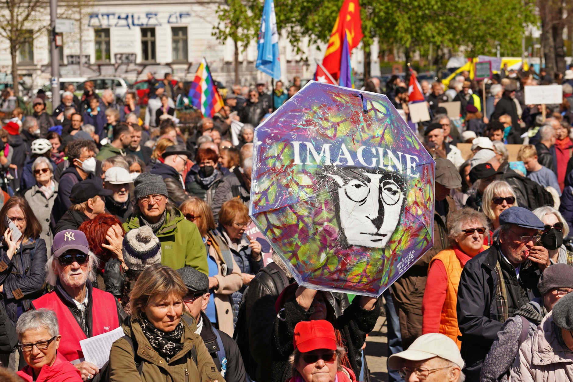 (Symbolbild) Rund um den Oranienplatz kommt es zu einer Versammlung im Rahmen einer Demo. Autofahrer sollten den Bereich am Freitagabend möglichst umfahren.