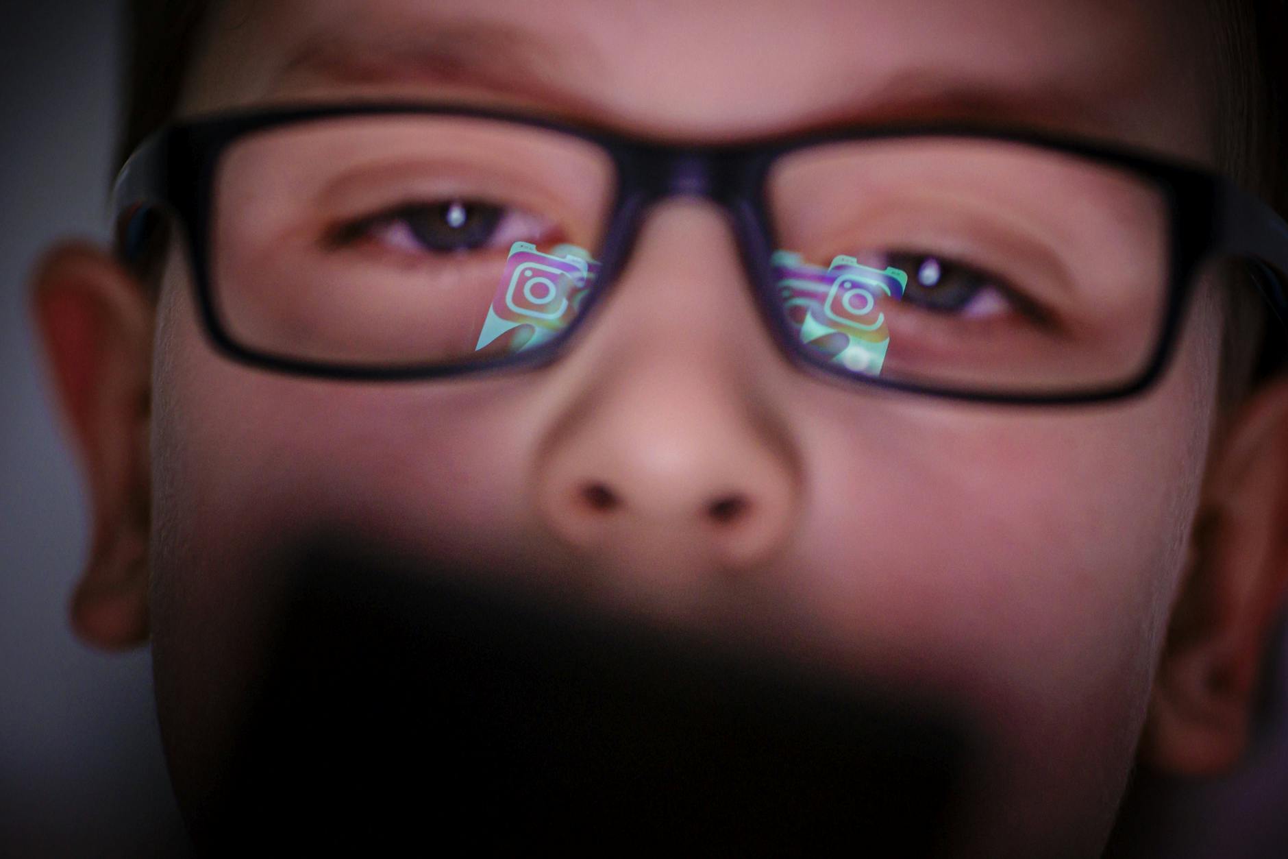 CDU zieht die Altersbremse: Kein TikTok & Co. mehr für unter 14-Jährige!