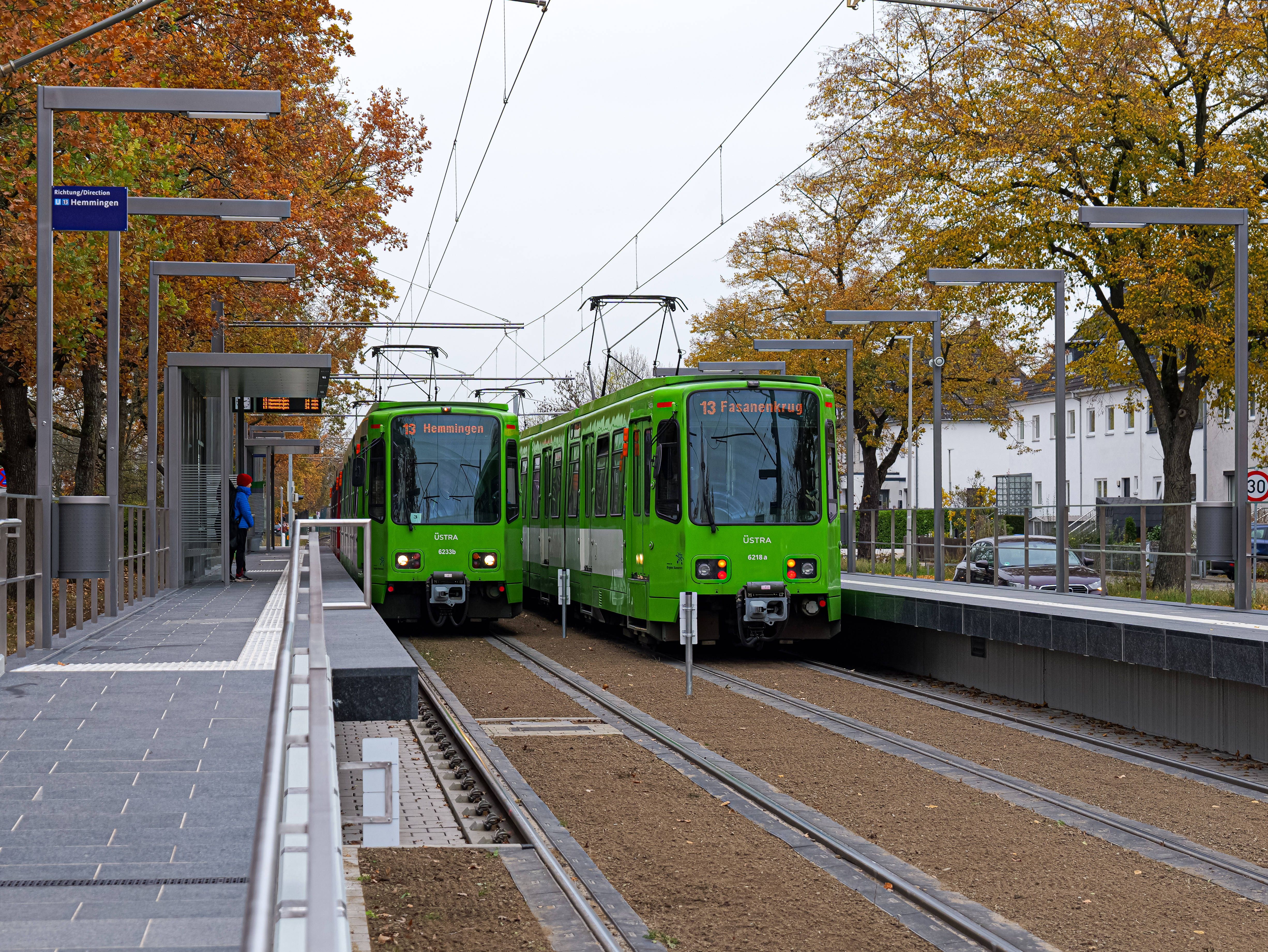 Teenager (17) greift Mädchen-Beschützer mit Messer an