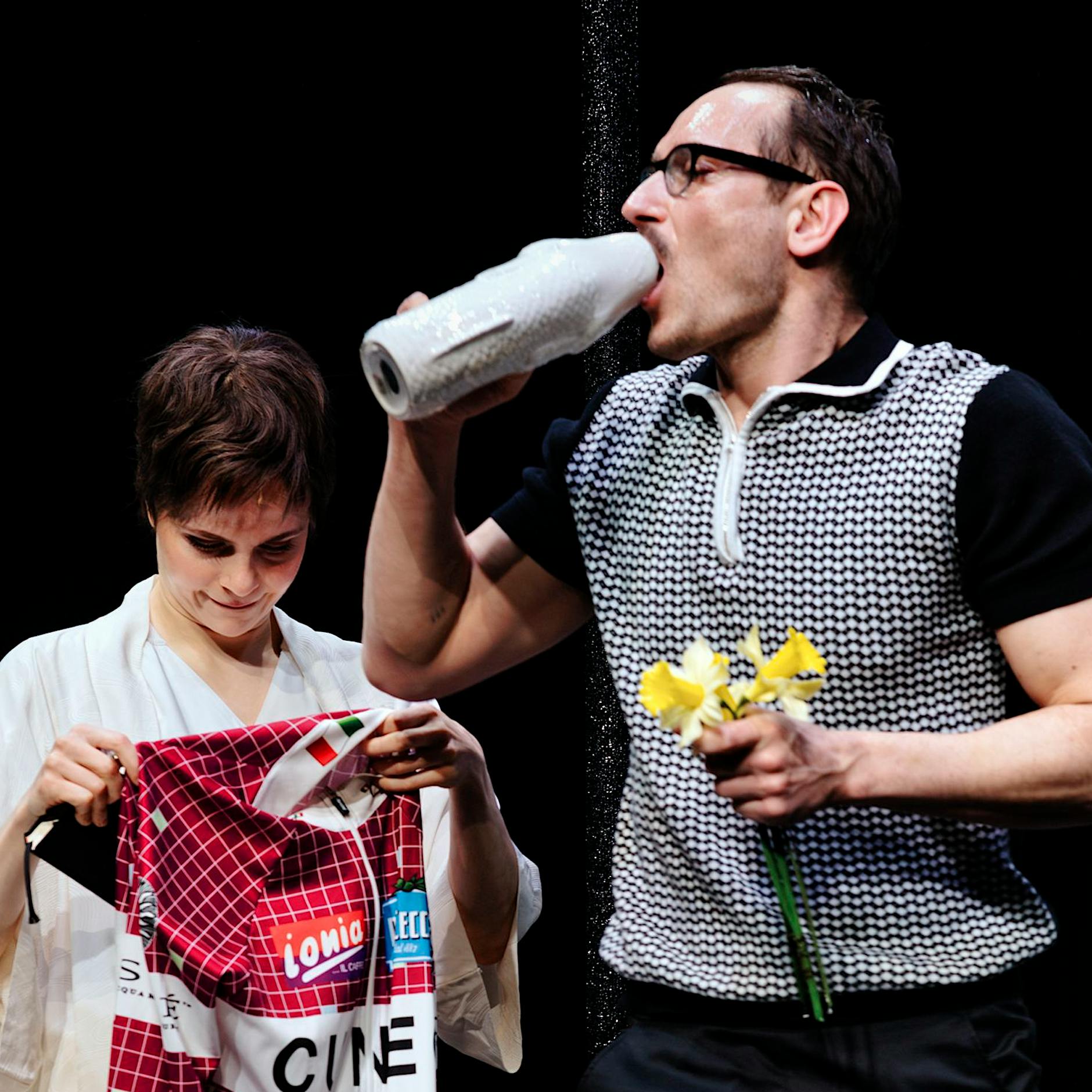 Gorkis „Kinder der Sonne“ am Berliner Ensemble: Eine Sketchparade des Selbsthasses