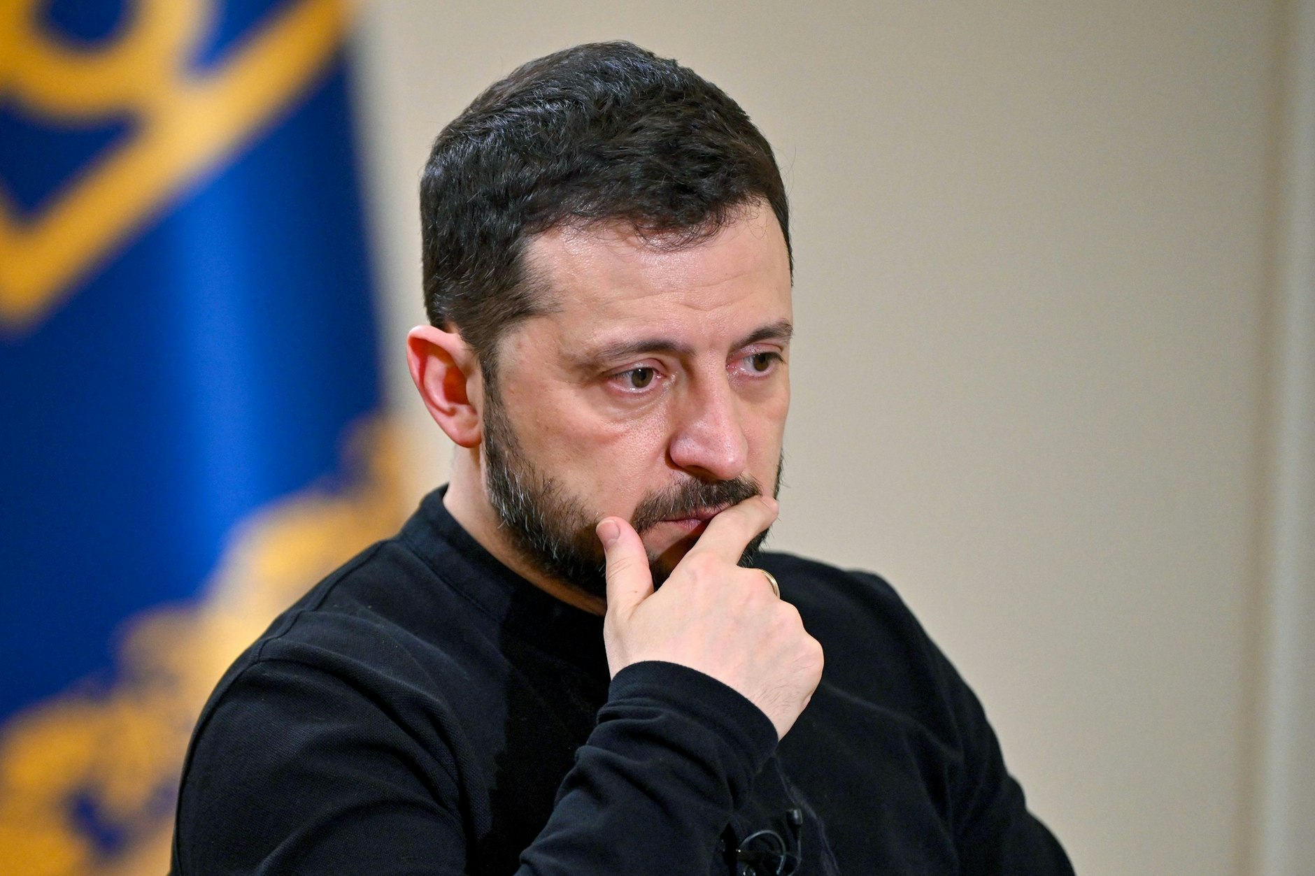 Der ukrainische Präsident <a href="https://www.berliner-zeitung.de/news/selenskyj-usa-verlangen-von-ukraine-rueckzug-aus-gesamtem-donbass-li.10020277">Wolodymyr Selenskyj</a> steht unter Druck.