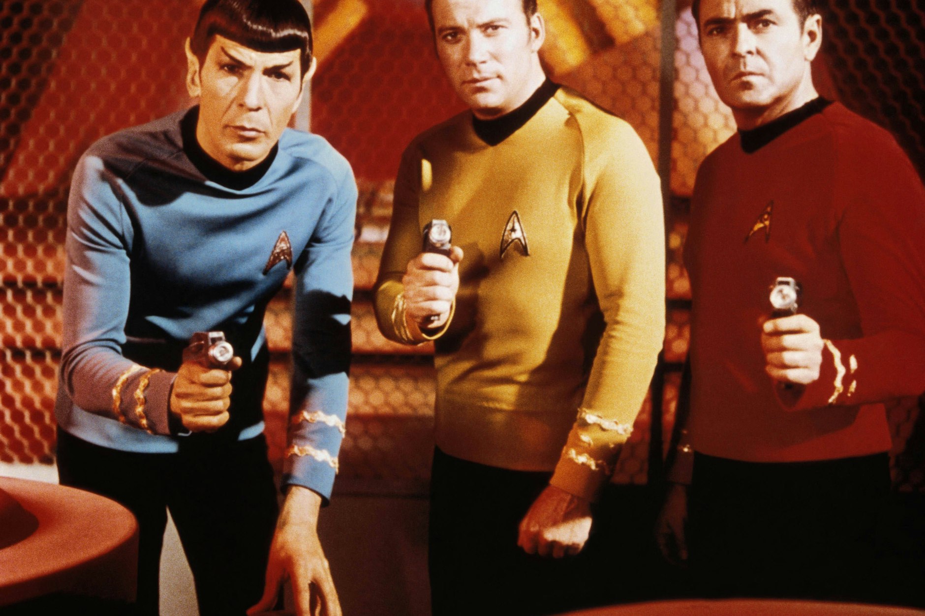 Die Schauspieler Leonard Nimoy, William Shatner & James Doohan als Mr. Spock, Captain James T. Kirk und Scott.