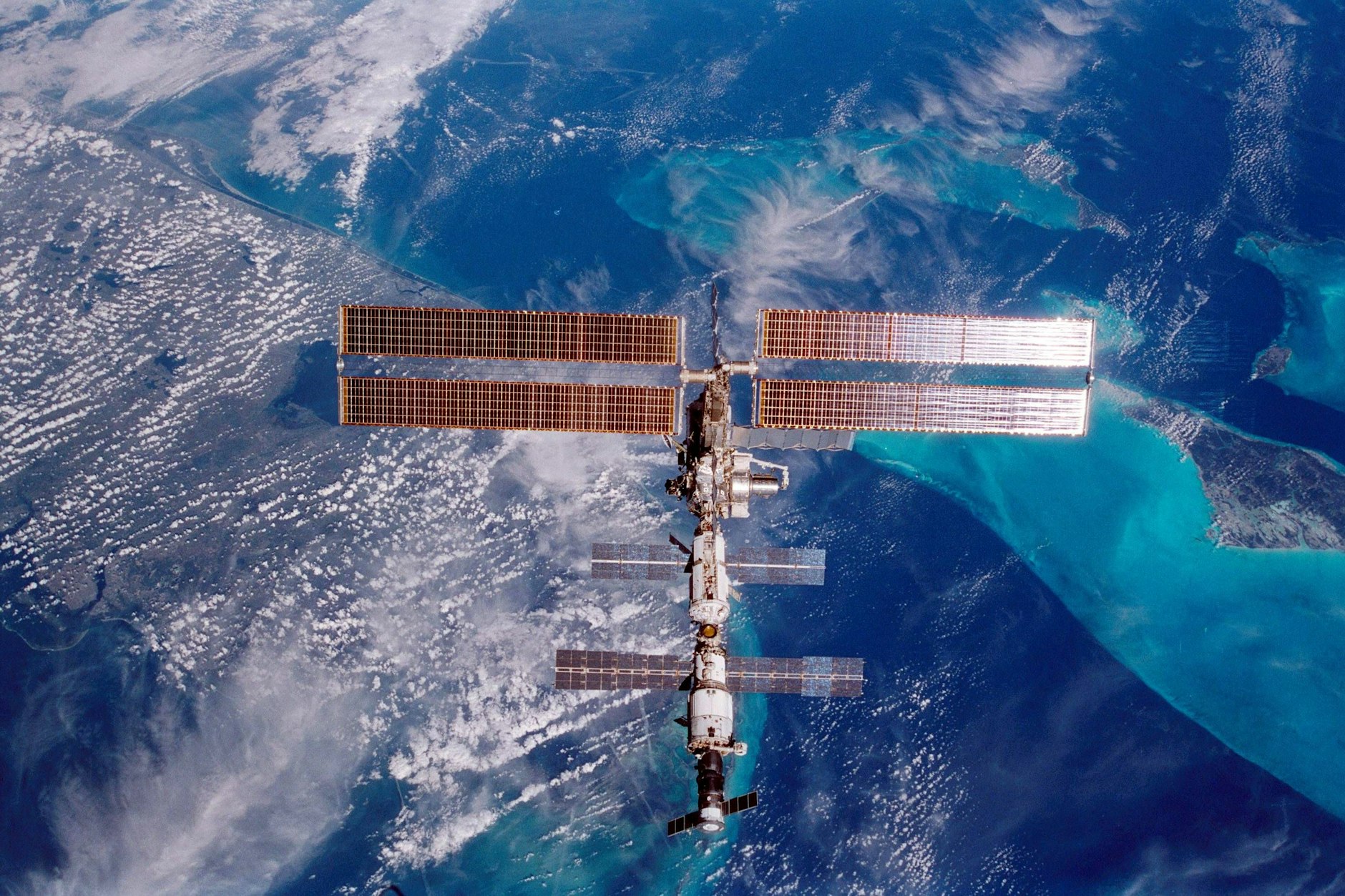 Auch die Internationale Raumstation ISS wird irgendwann über dem Point Nemo zum Absturz gebracht – und dann Teil des Friedhofes für Raumschiffe auf dem Meeresgrund.