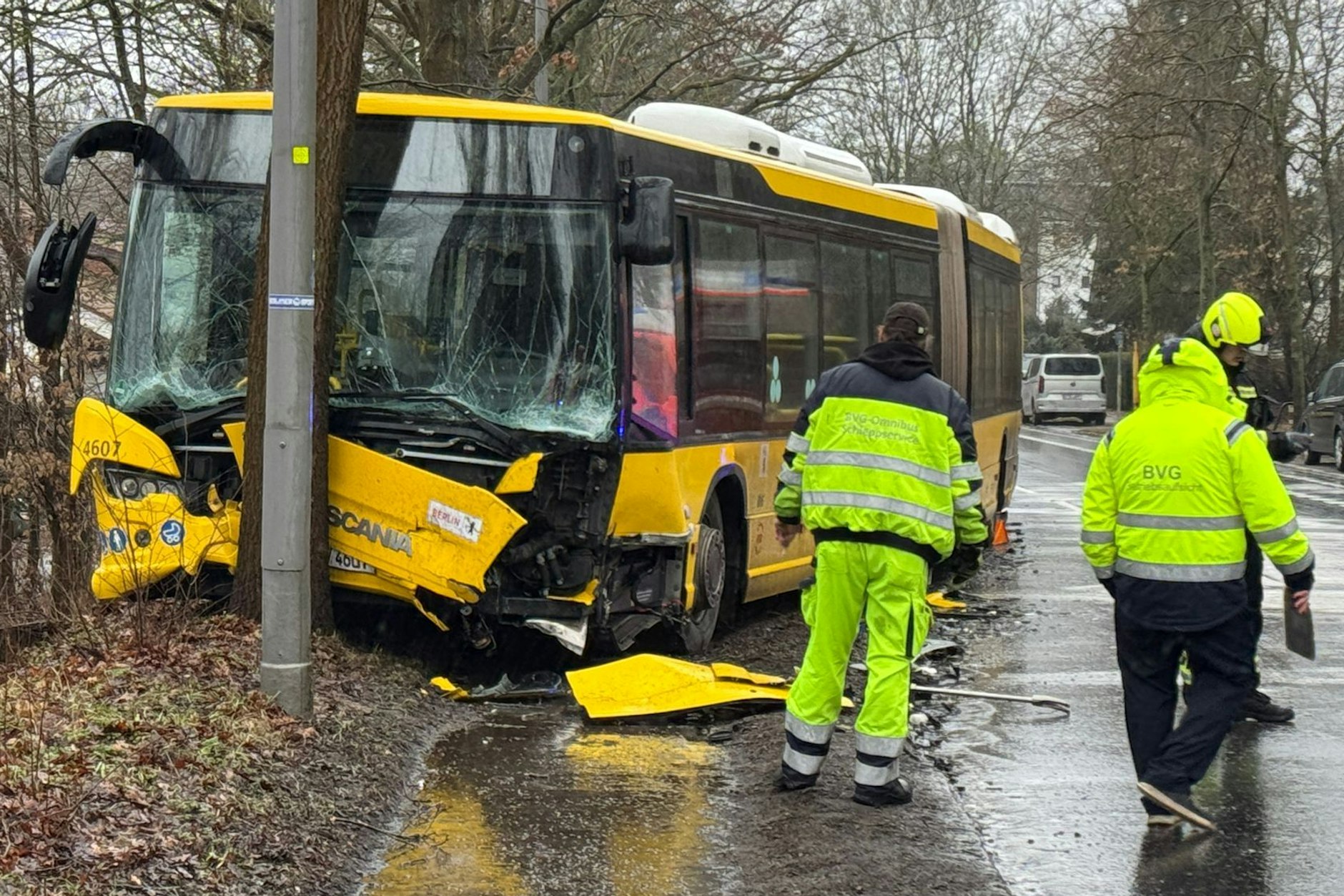 Zwölf Verletzte bei schwerem BVG-Busunglück in Berlin