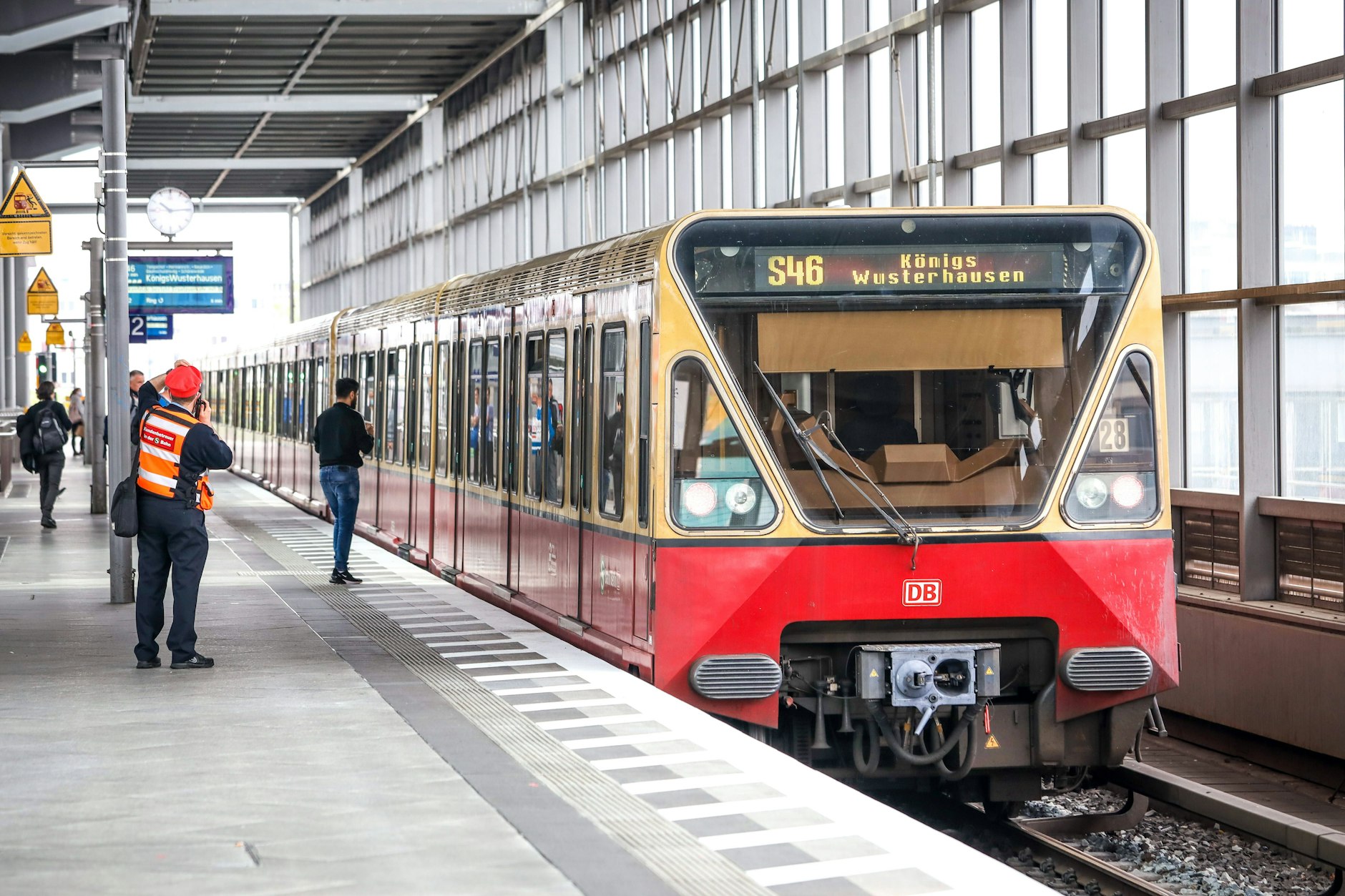 Acht S-Bahn-Linien sind am Montagmorgen von Verspätungen betroffen, darunter auch die S46.