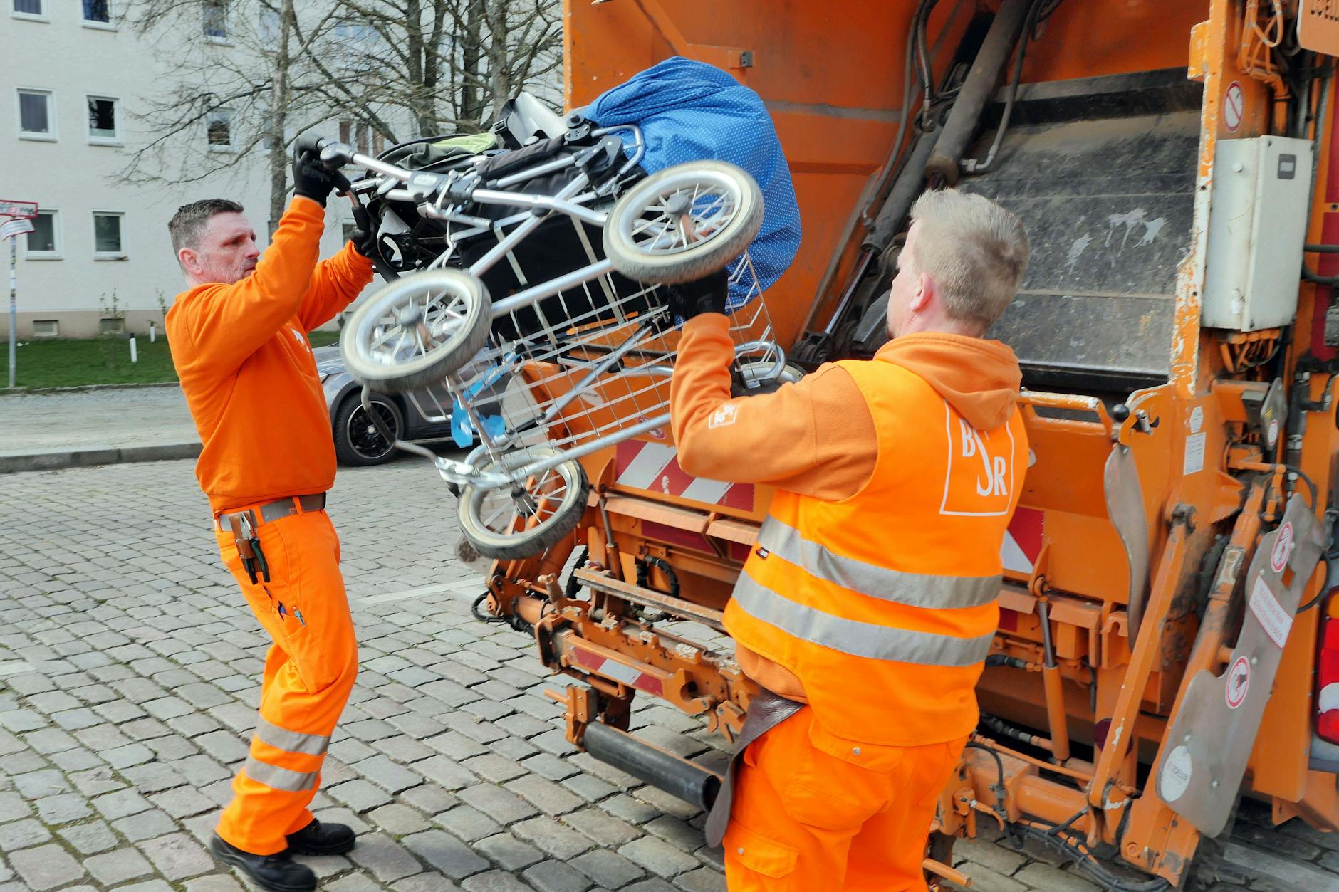 Helden der Stadt und waschechte Stilikonen: BSR-Mitarbeiter