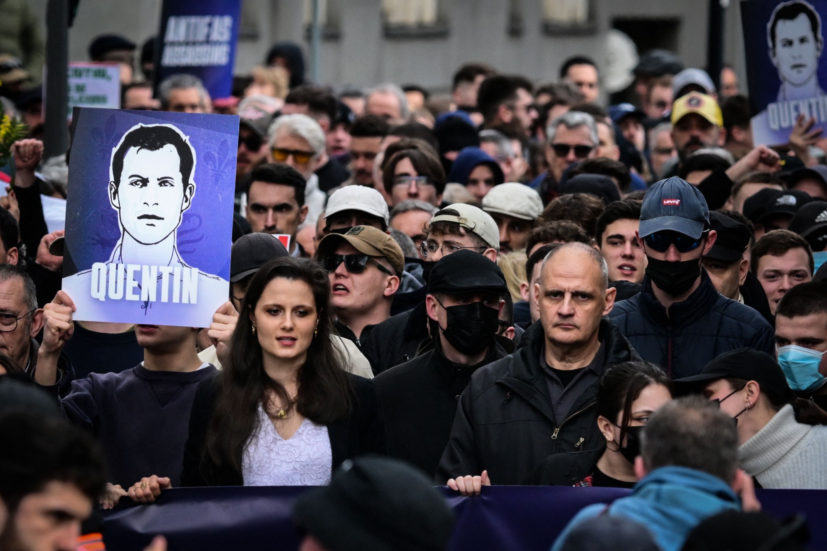 Image - „Die Spaltung vertieft sich“: Tausende bei Gedenkmarsch für Quentin Deranque in Lyon