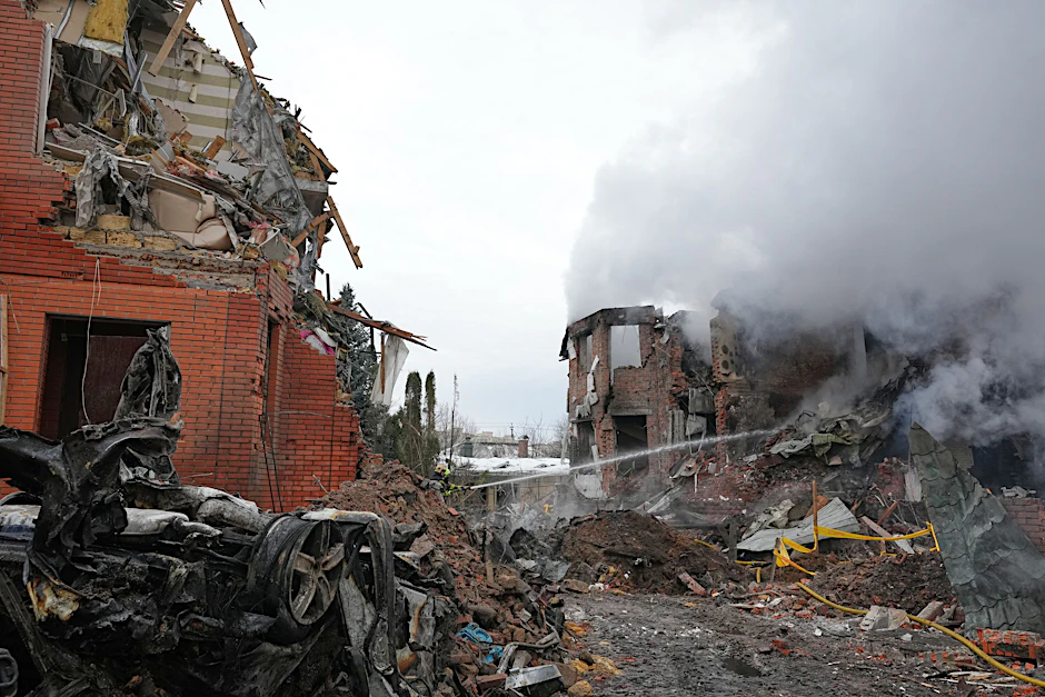 Ein zerstörtes Haus in Kiew: Zahlreiche Wohnhäuser und Energieanlagen in der Ukraine wurden beschädigt.