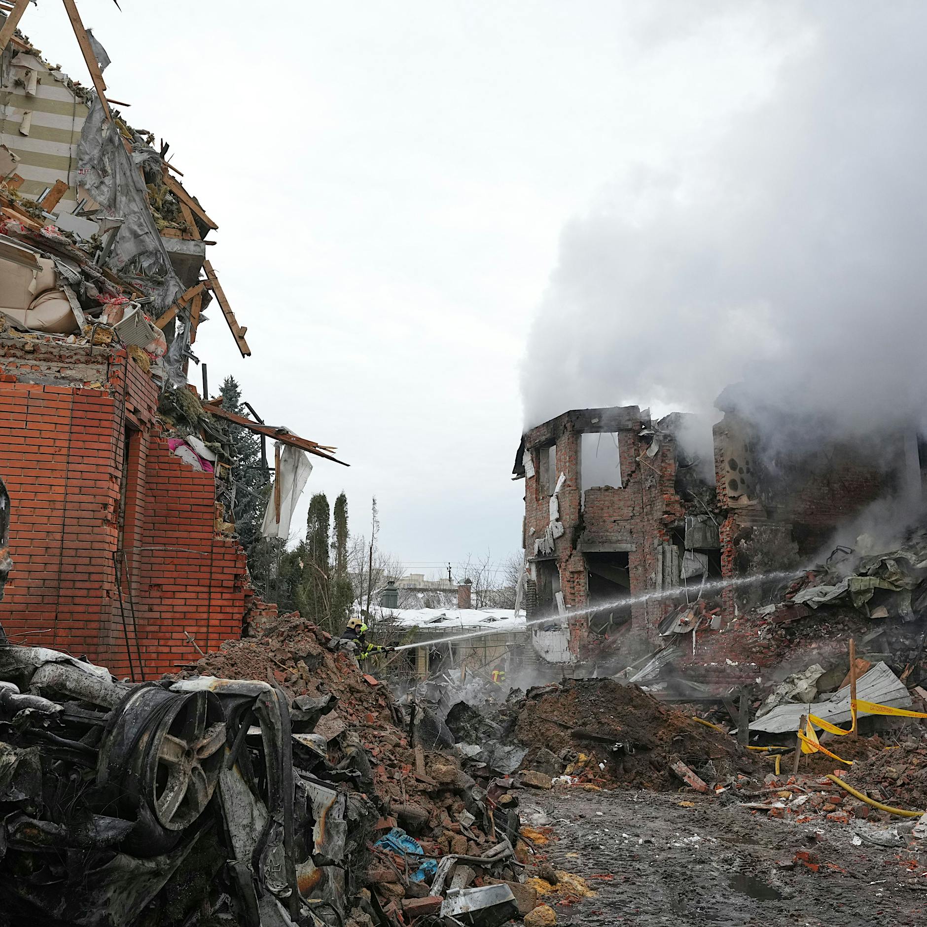 Weltbank: Kosten für Wiederaufbau der Ukraine steigen auf 588 Milliarden Dollar