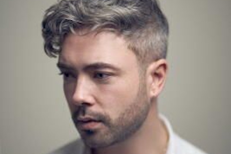 James ist jung und verloren, doch dann, verspricht das Buch „Öffnet sich der Himmel“