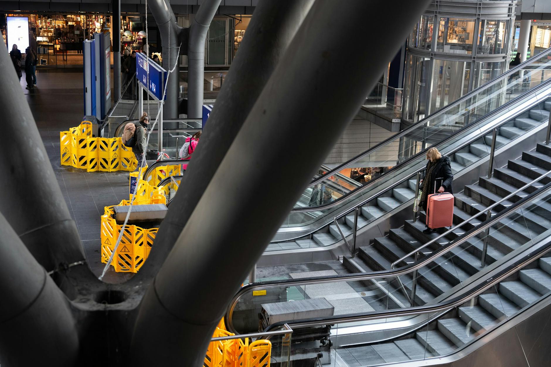 Kaputte Rolltreppen am Berliner Hauptbahnhof