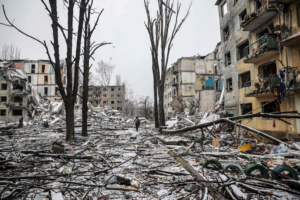 Vier Jahre Ukraine-Krieg: Europas gefährlicher Weg in den Bellizismus