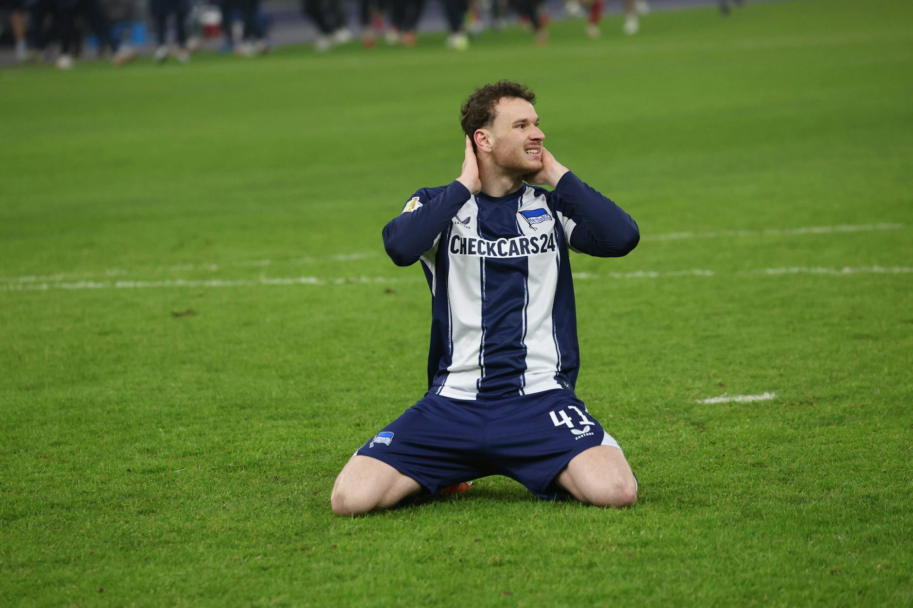 Pascal Klemens hat einen neuen Berater. Alles deutet auf einen Vereinswechsel hin.