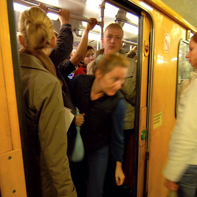 Ekel in Berlin: In der U-Bahn fange ich an, Menschen zu hassen