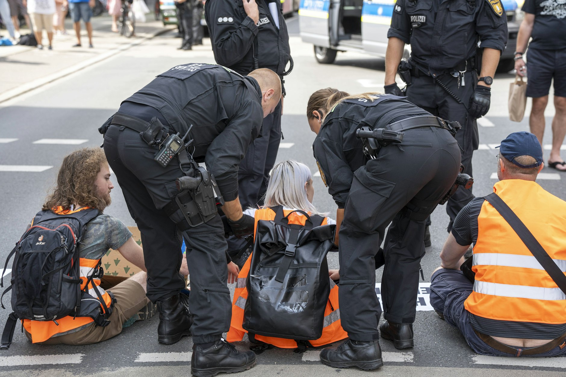 Sind die Klimakleber zurück? Hinter einer Demo auf der A100 steckt die „Neue Generation“. (Symbolfoto)