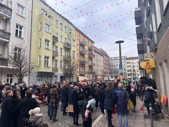 Wie in einem Brecht-Drama: Anwohner demonstrieren in Berlin-Mitte gegen Verdrängung