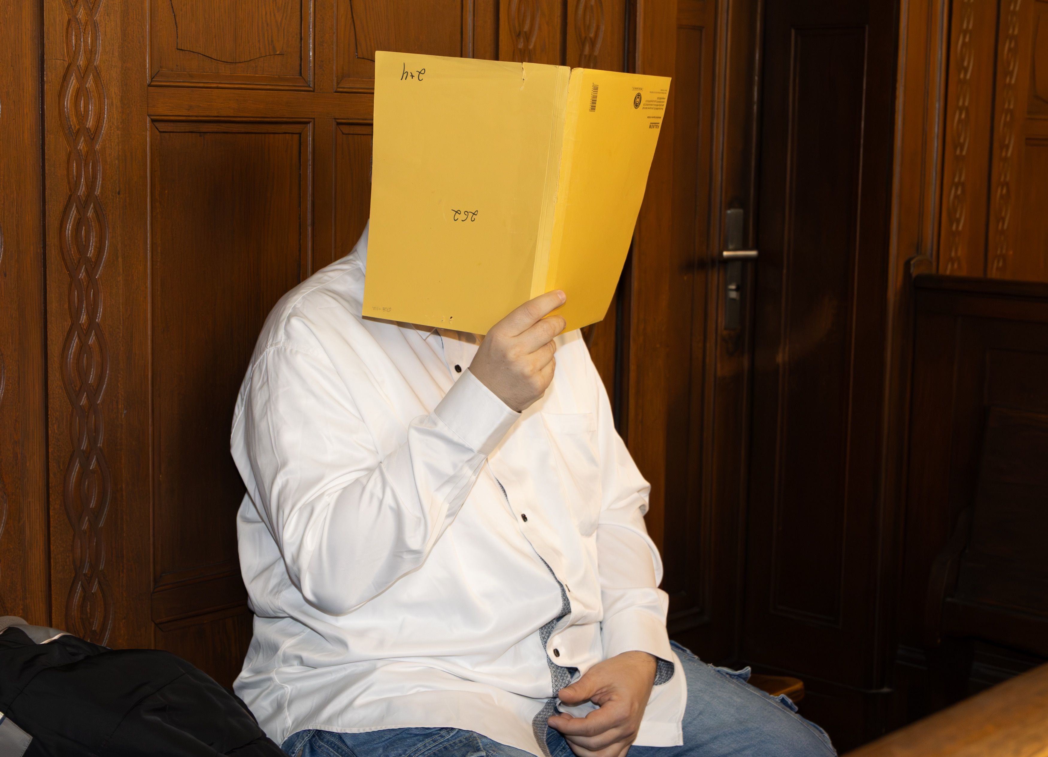 Prozess um Bluttat in Buch: Sohn soll 80-jährigen Vater mit Hammer und Messer getötet haben