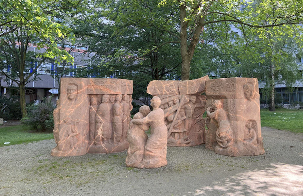 Berlin kadınların cesaretini anıyor