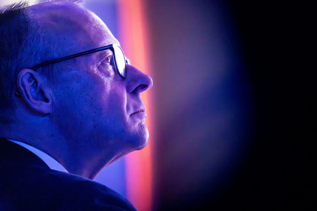 Schwache Industrie, Steuereinnahme bricht ein: Experte warnt Merz vor Haushalts-Kollaps