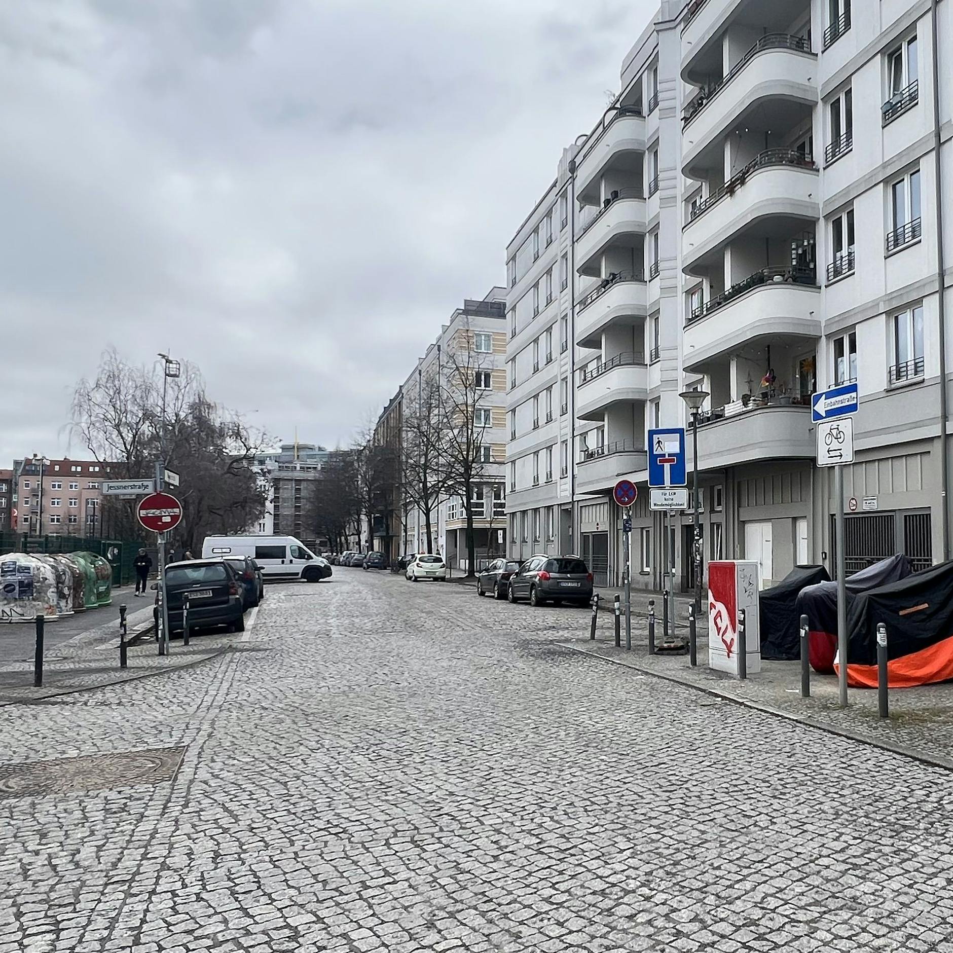 Image - Einfahrt von beiden Seiten verboten – das ist Berlins vergessene Straße