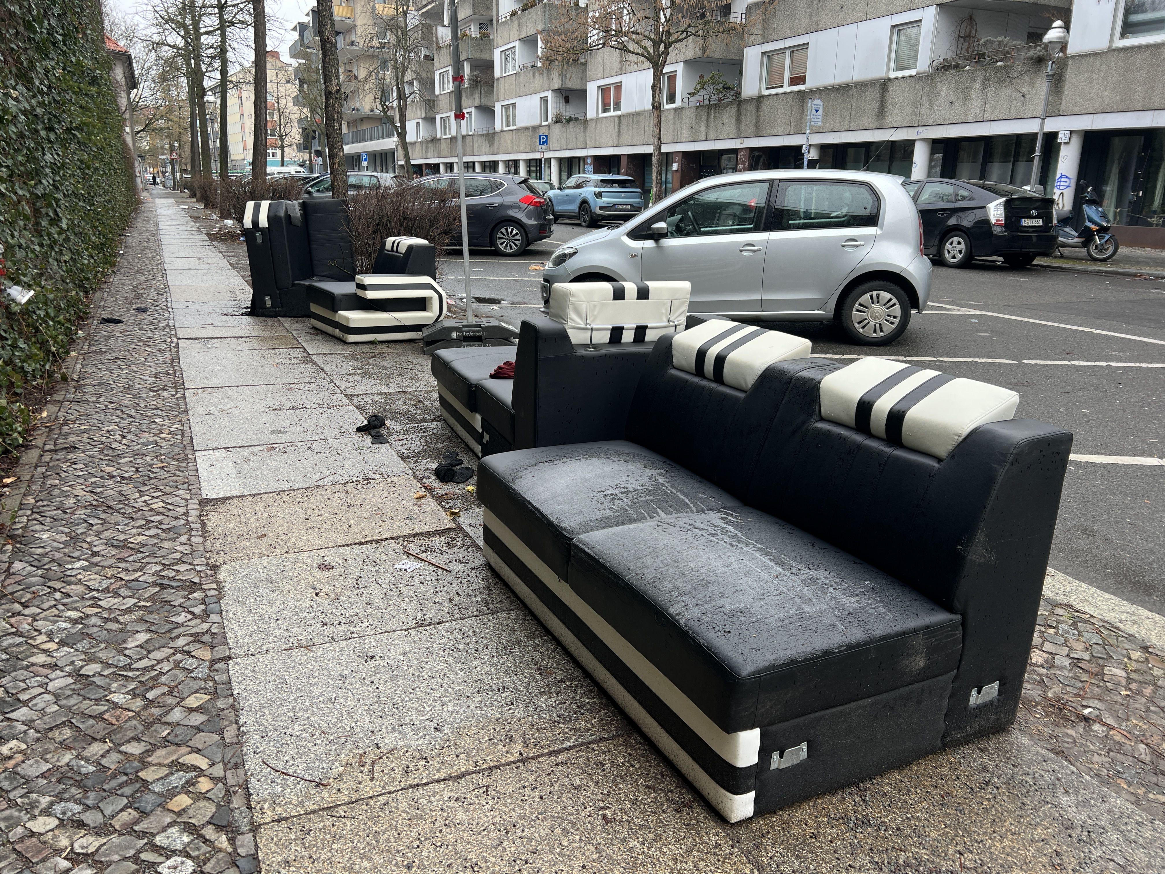 Image - Adolfstraße in Wedding versinkt im Müll: Was das über Deutschland sagt