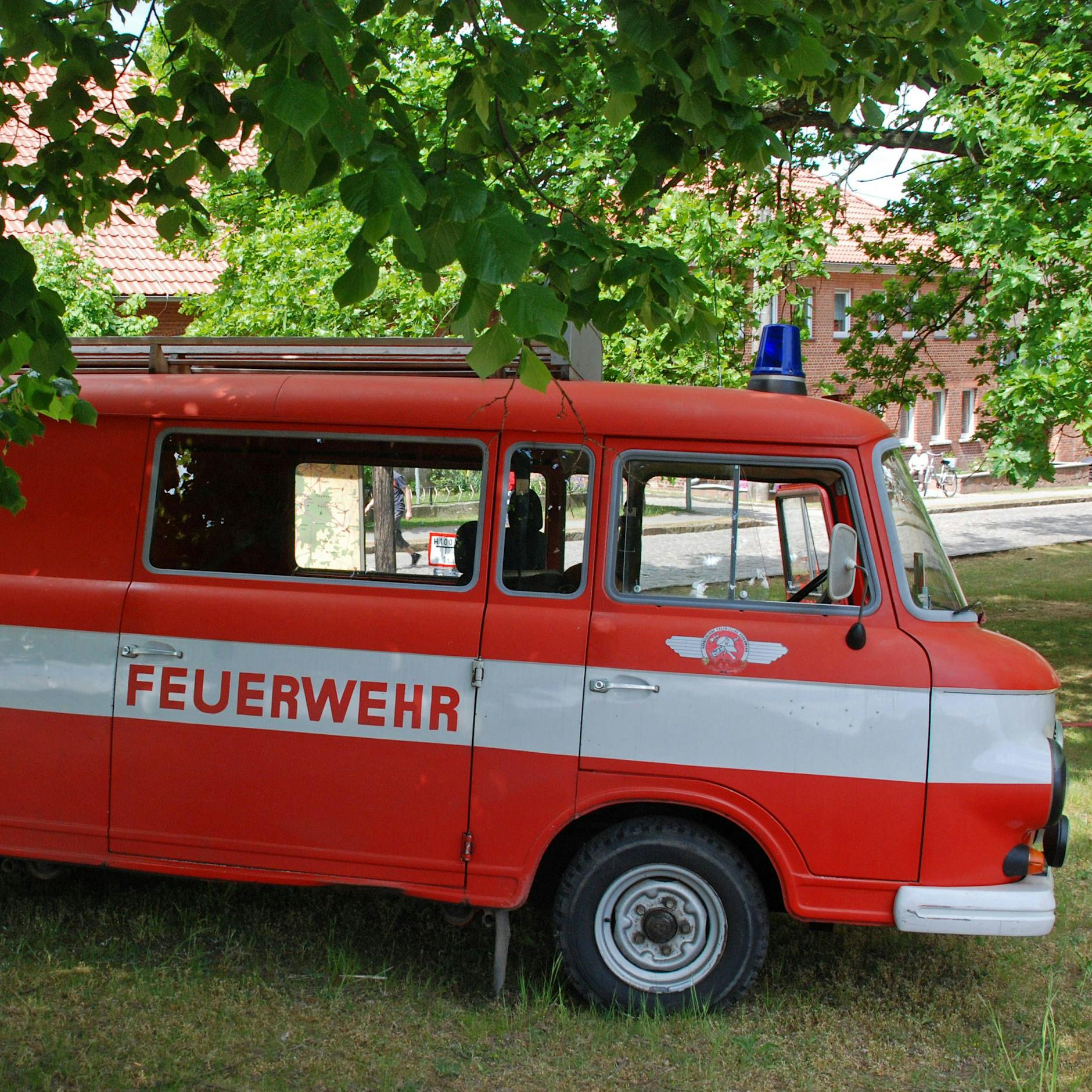Letzter DDR-Barkas der Feuerwehr sorgt bei Auktion für Überraschung