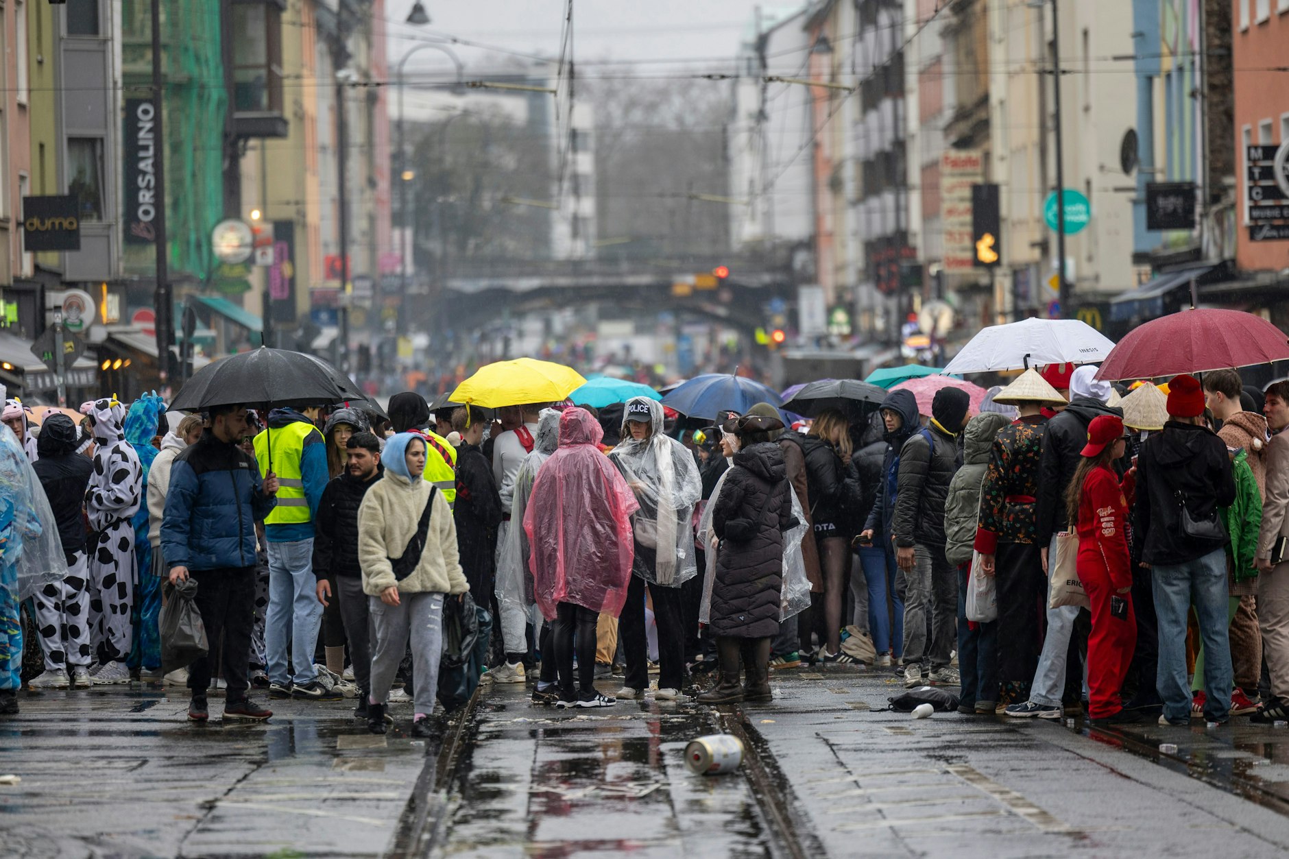 (Symbolfoto) Der gesuchte Bosnier ist in Köln untergetaucht.