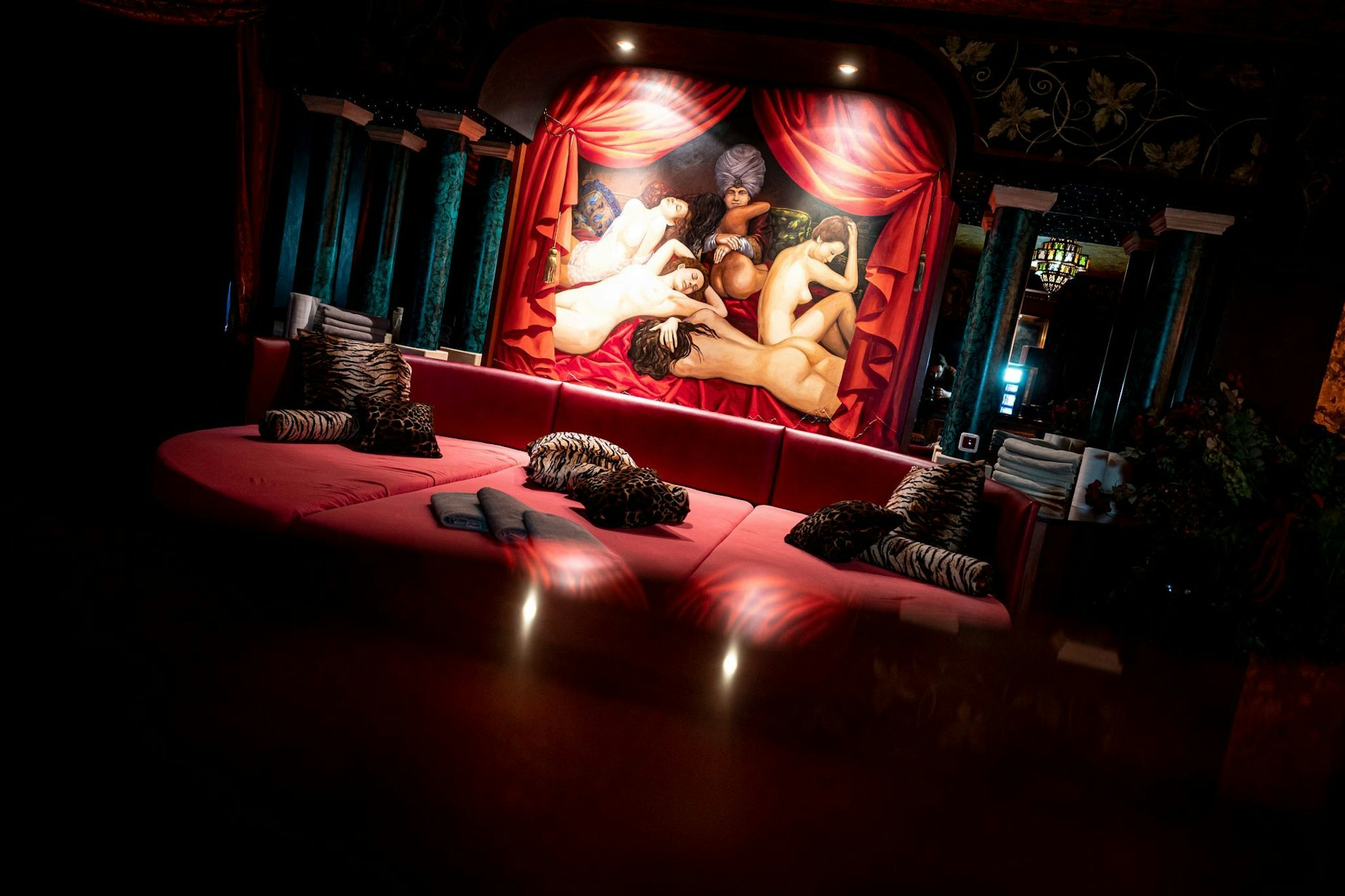 So sieht ein Zimmer des „FKK- und Saunaclubs“ Artemis aus.