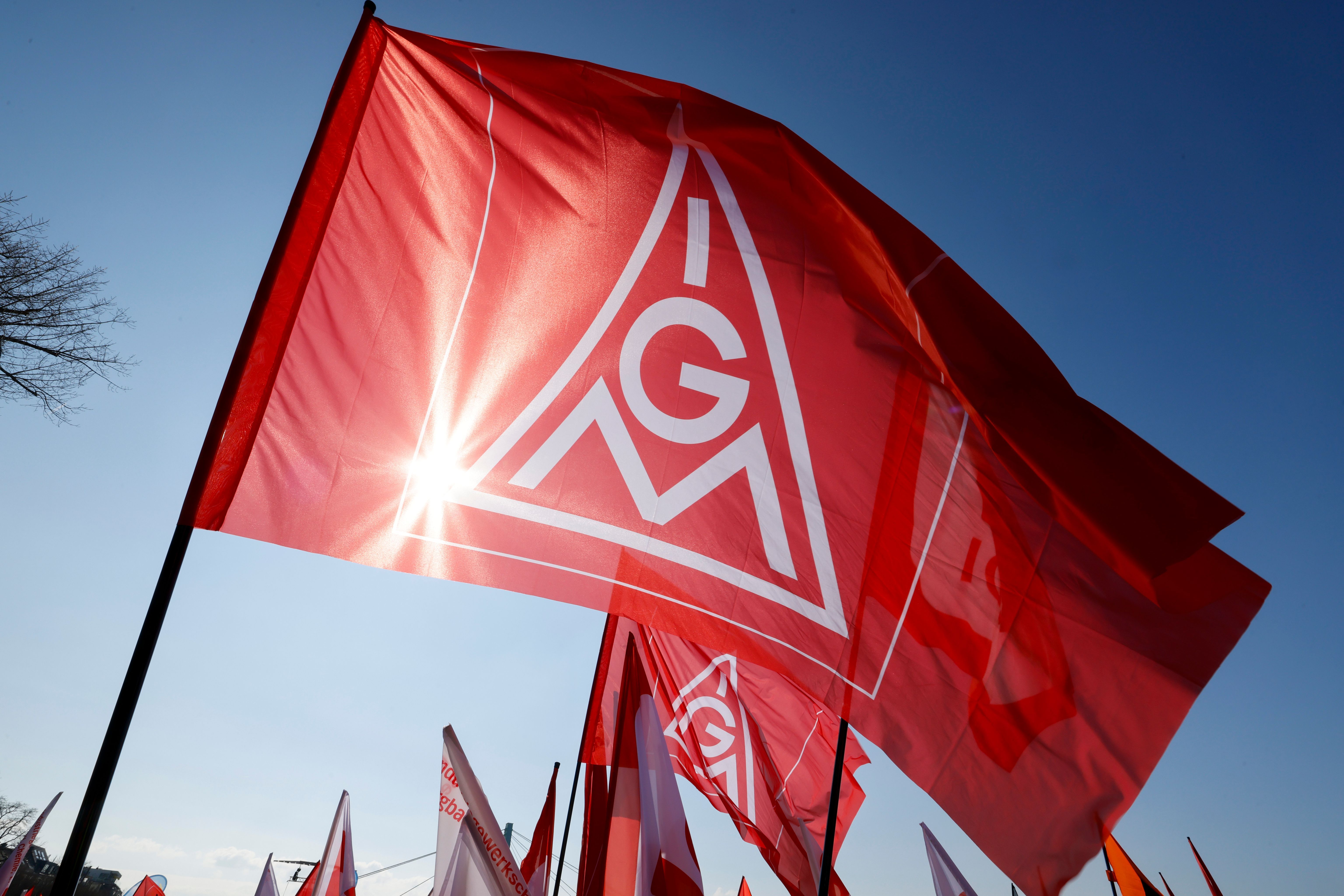 Auf dem Weg in die Kriegswirtschaft: Warum die IG Metall den Panzer-Boom fürchtet