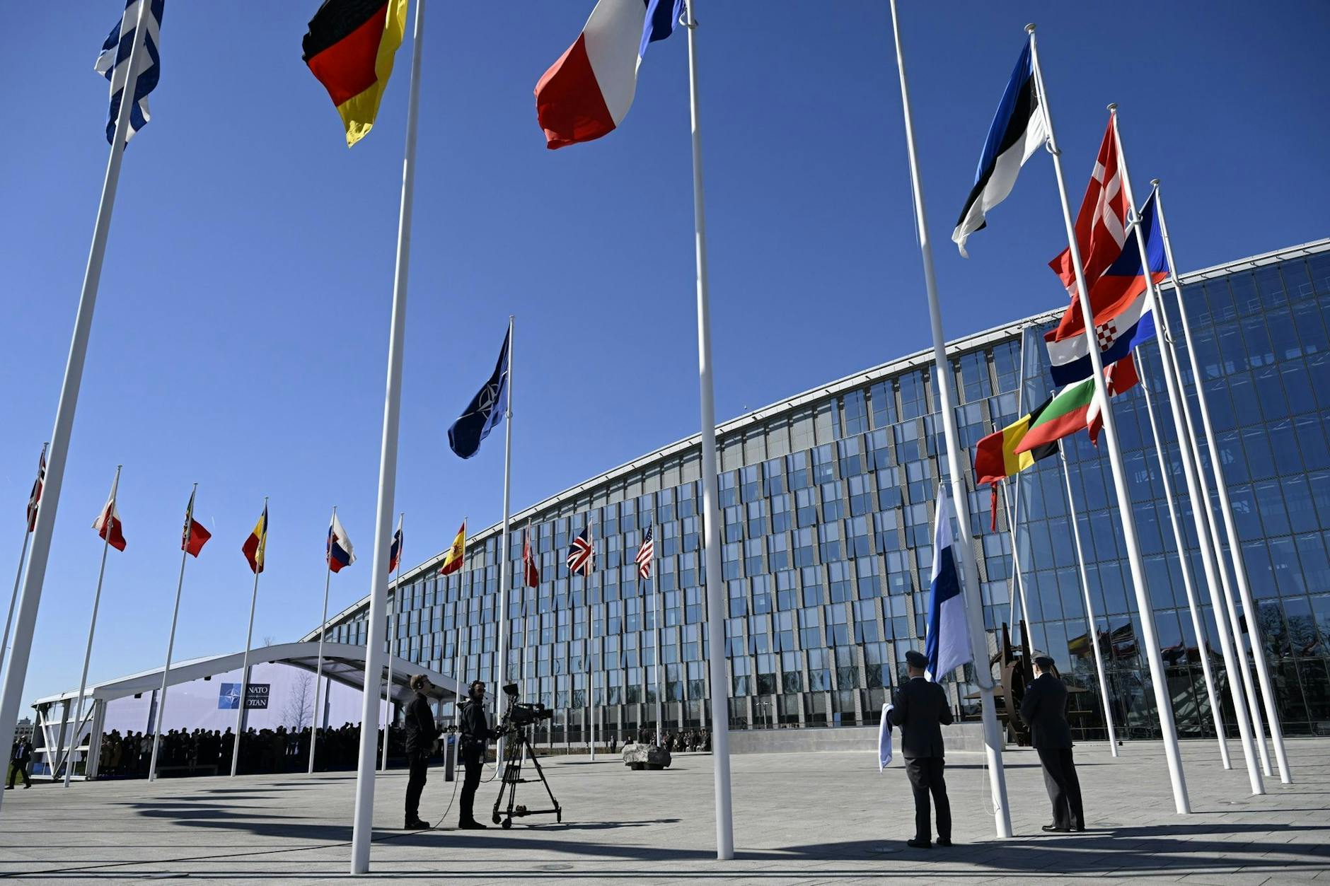 Einer Umfrage zufolge spricht sich die Mehrheit der Menschen in Mitteldeutschland für einen Verzicht der Ukraine auf einen Nato-Beitritt aus.