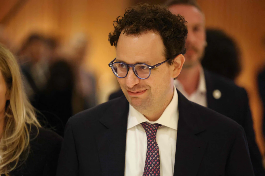 Neuerungen bei Anthropic: KI kann nun Investmentbanking übernehmen