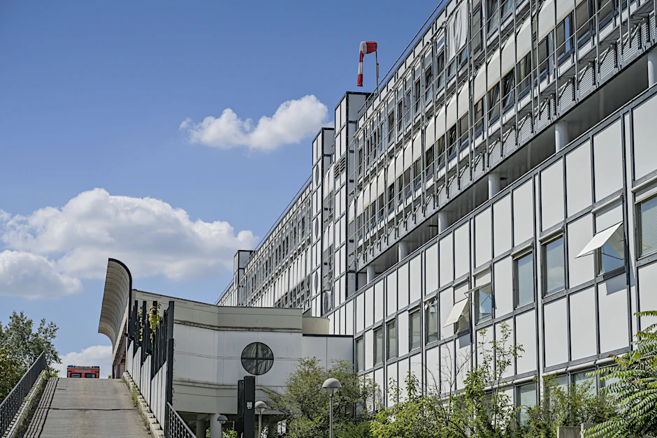 Auch das Vivantes Klinikum Neukölln wird bestreikt: Beschäftigte der Tochterfirmen wollen den Kollegen im Mutterkonzern gleichgestellt werden.