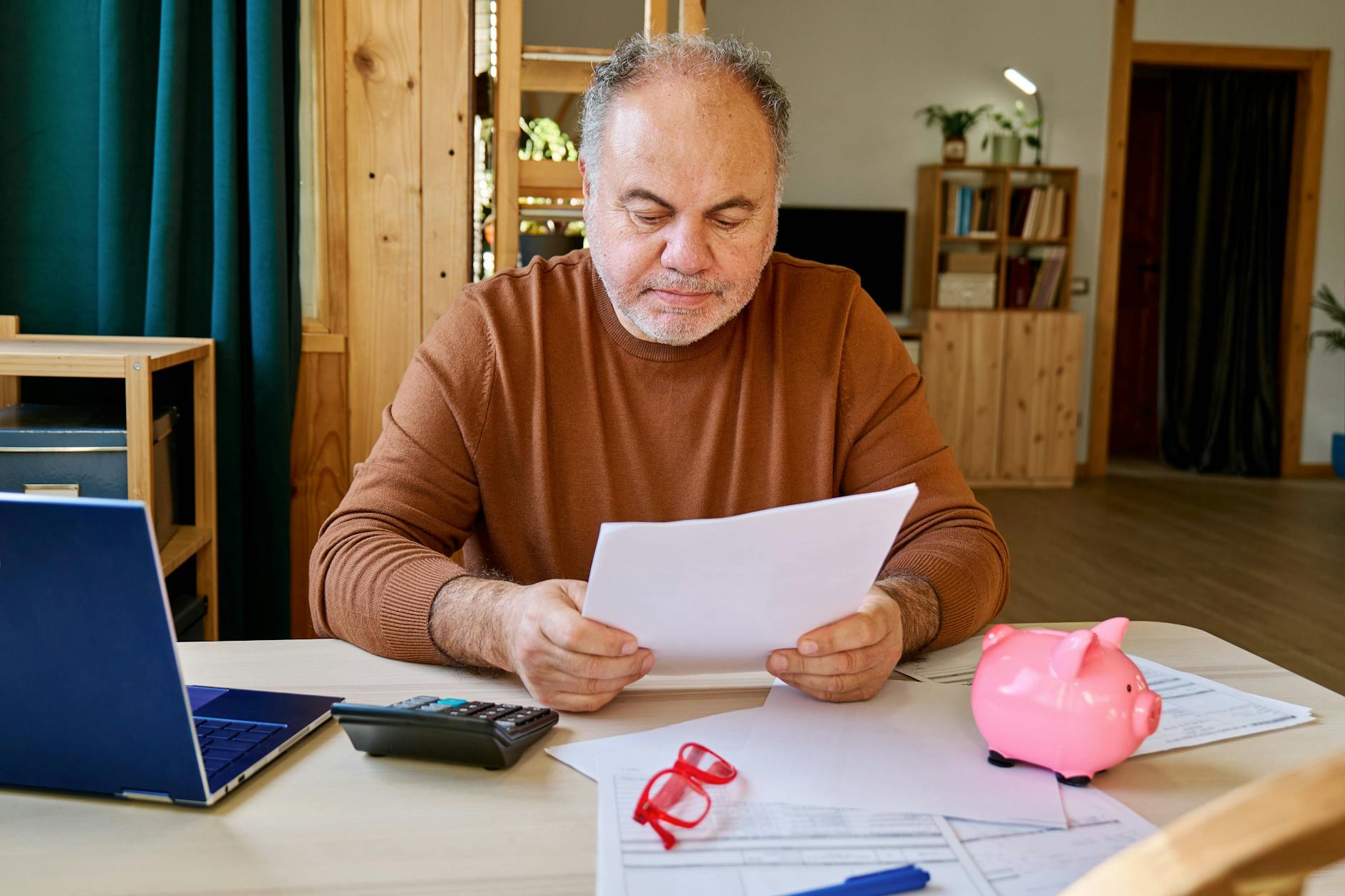 (Symbolfoto) Der Fall aus Großbritannien zeigt, wie schnell man ohne Gehalt und ausreichende Grundsicherung in die Schulden rutschen kann.