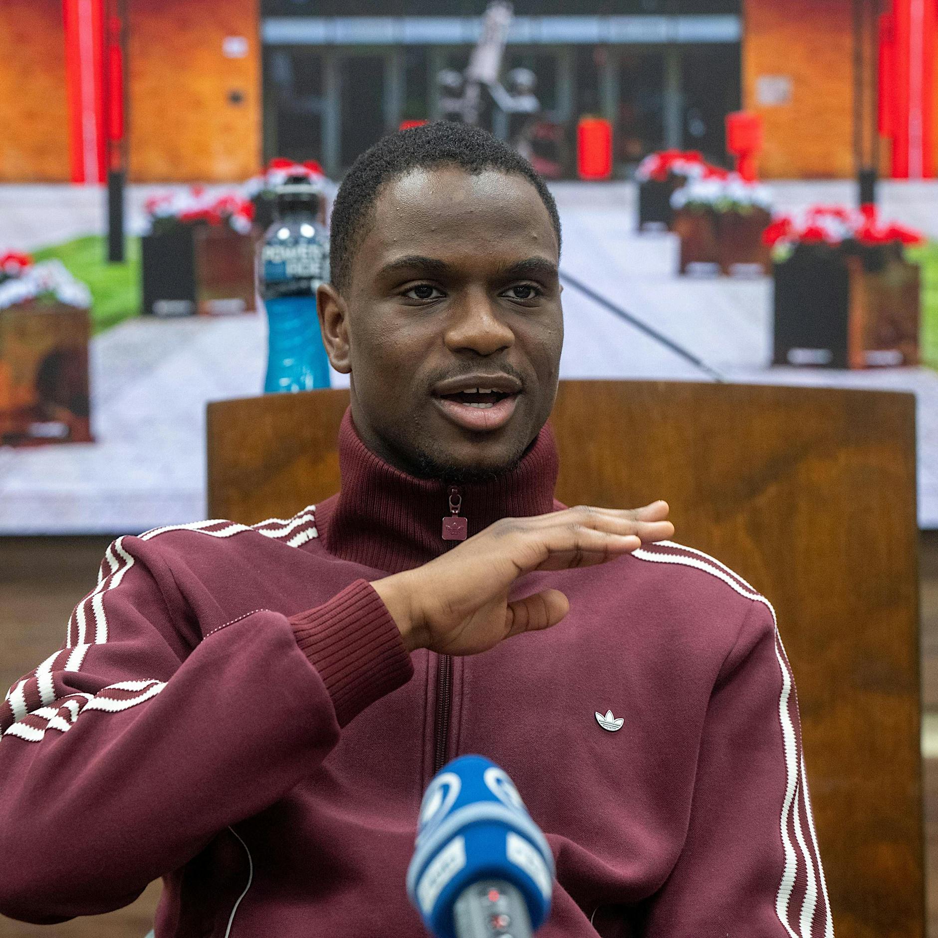 Ilyas Ansah zeigt klare Kante: Rassisten muss man „immer zur Rechenschaft ziehen“