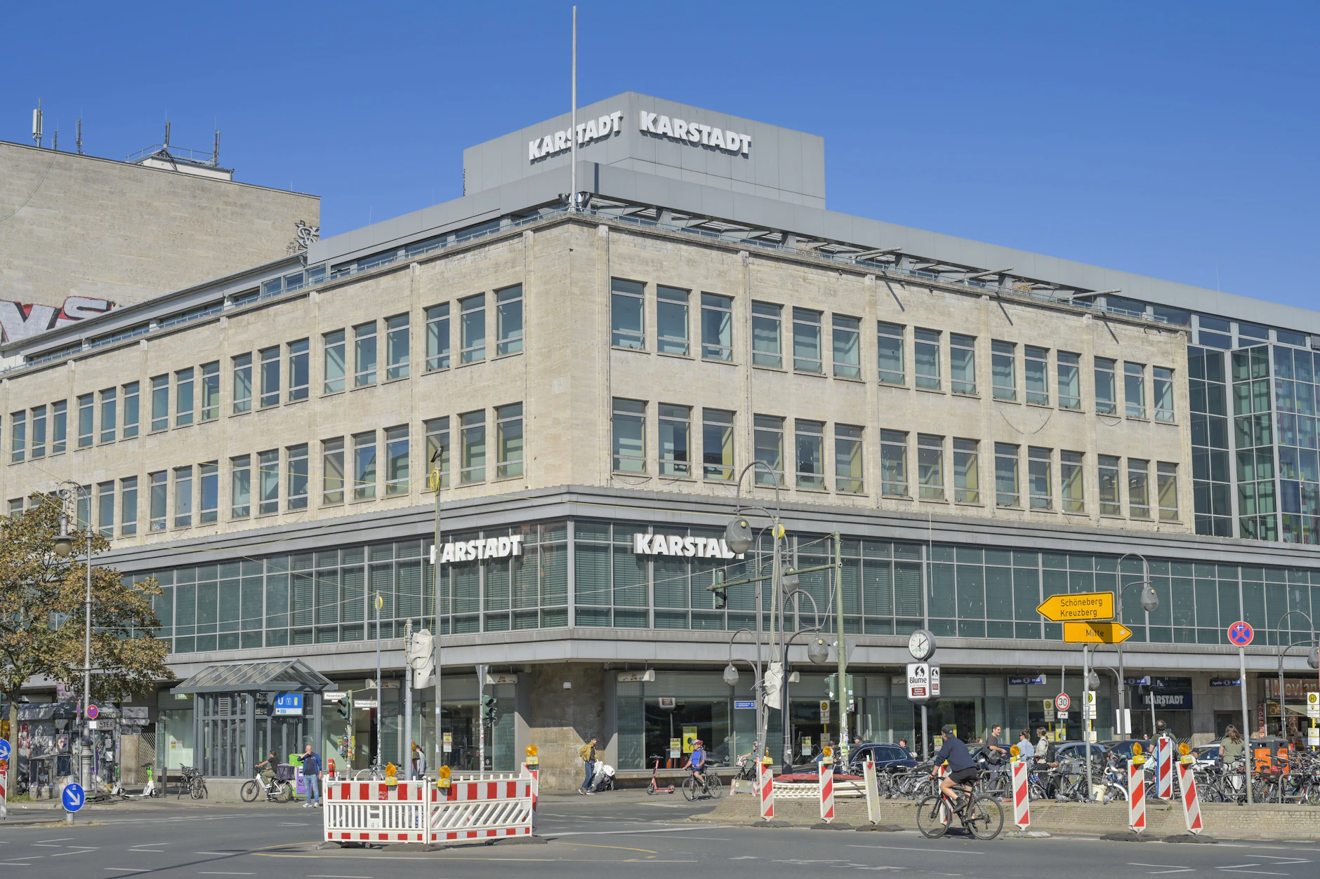 Seit Anfang Dezember hat der Stern vom Kiez im Galeria am Hermannplatz ein Zuhause gefunden.