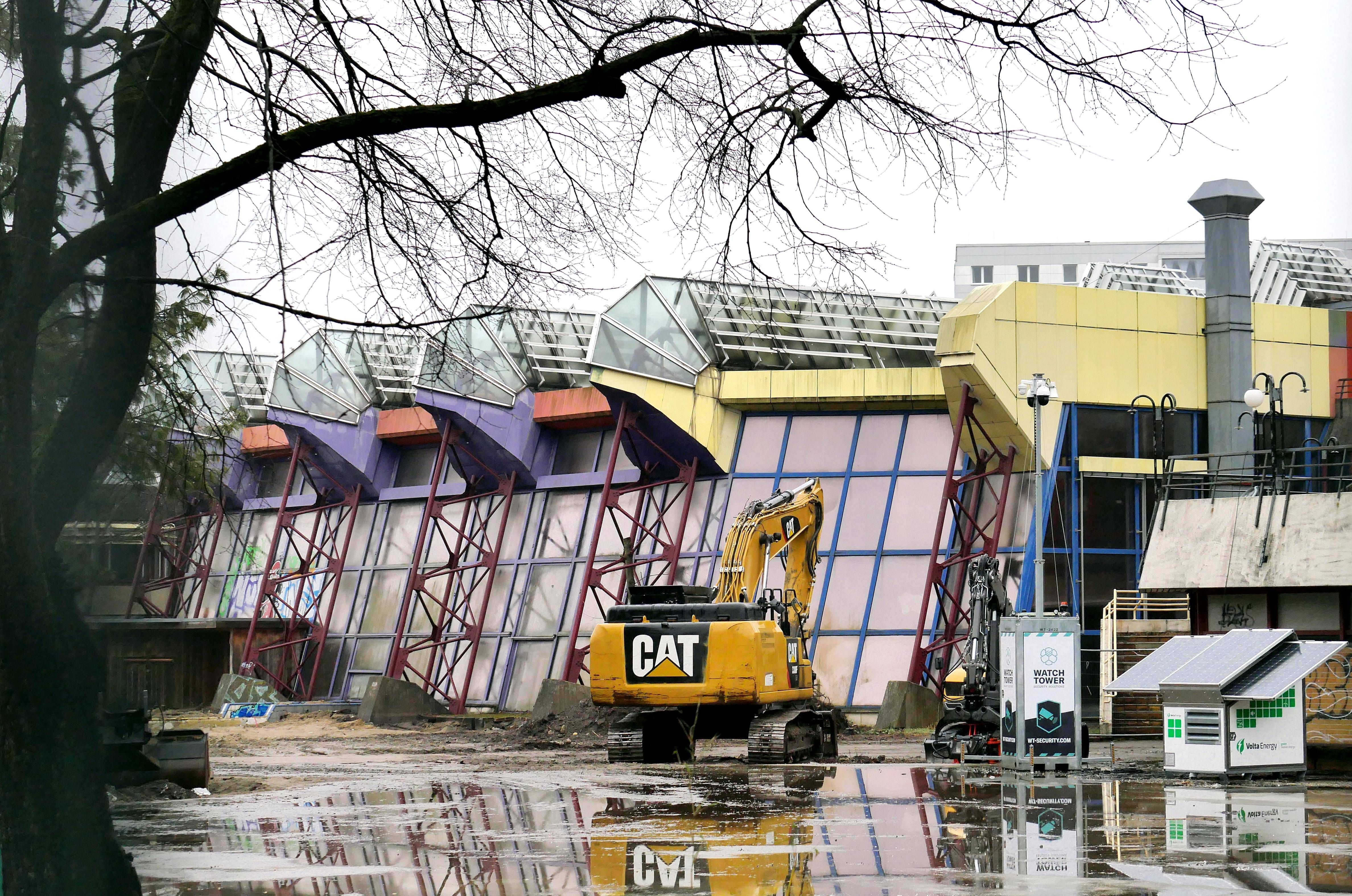 Abriss des SEZ aufgehalten! Bezirksamt erklärt Baustopp