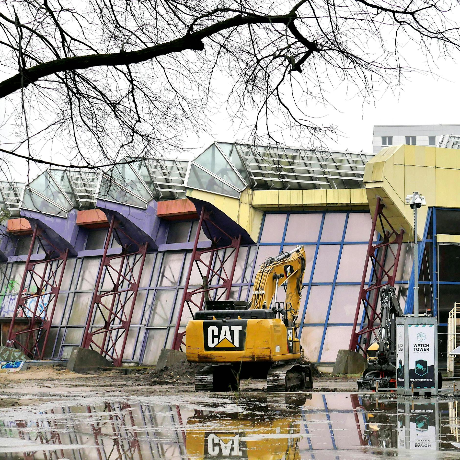 Abriss des SEZ aufgehalten! Bezirksamt erklärt Baustopp