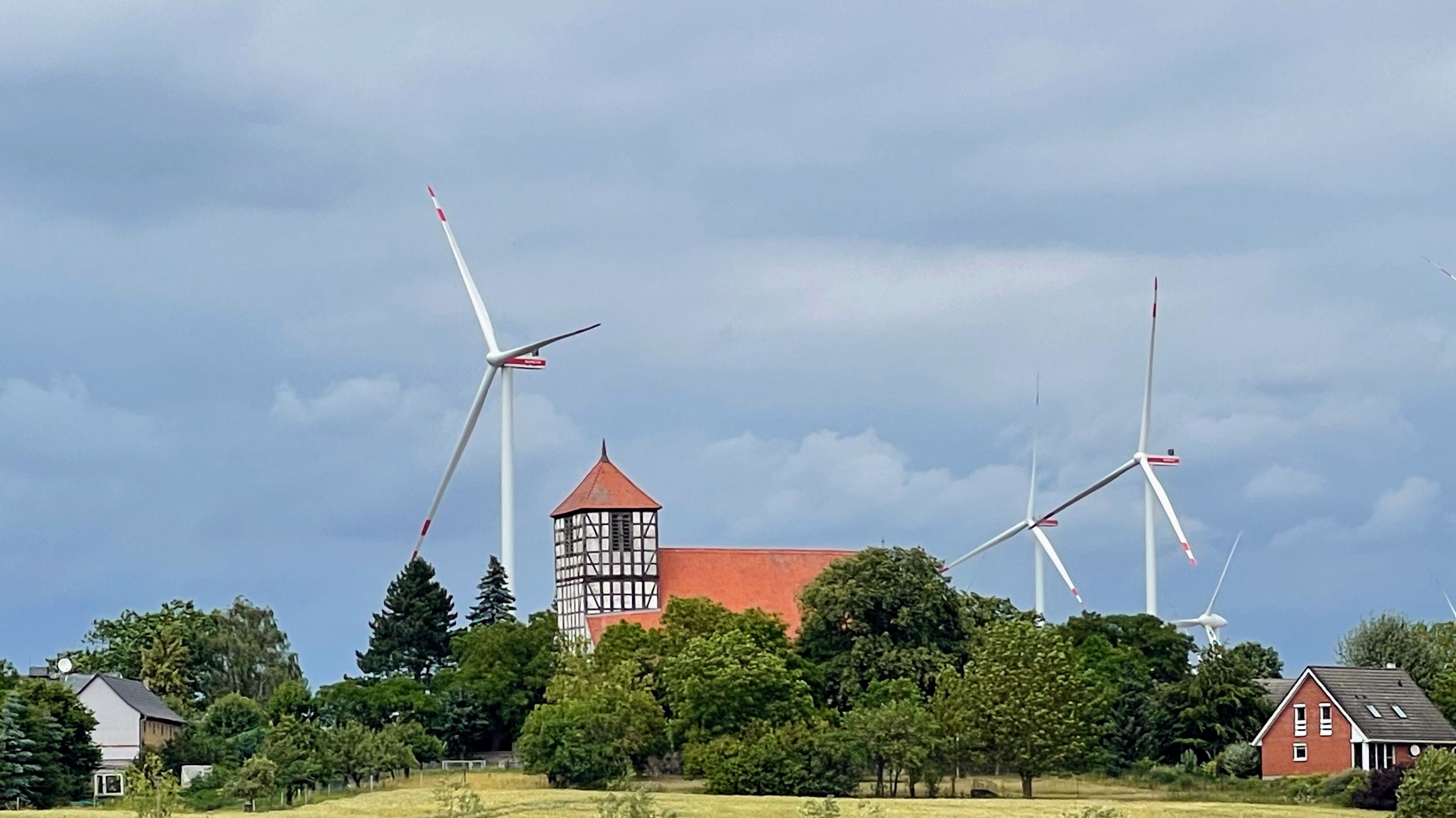 Nach Koalitionsbruch: SPD beschließt mit CDU Windkraft-Moratorium in Brandenburg