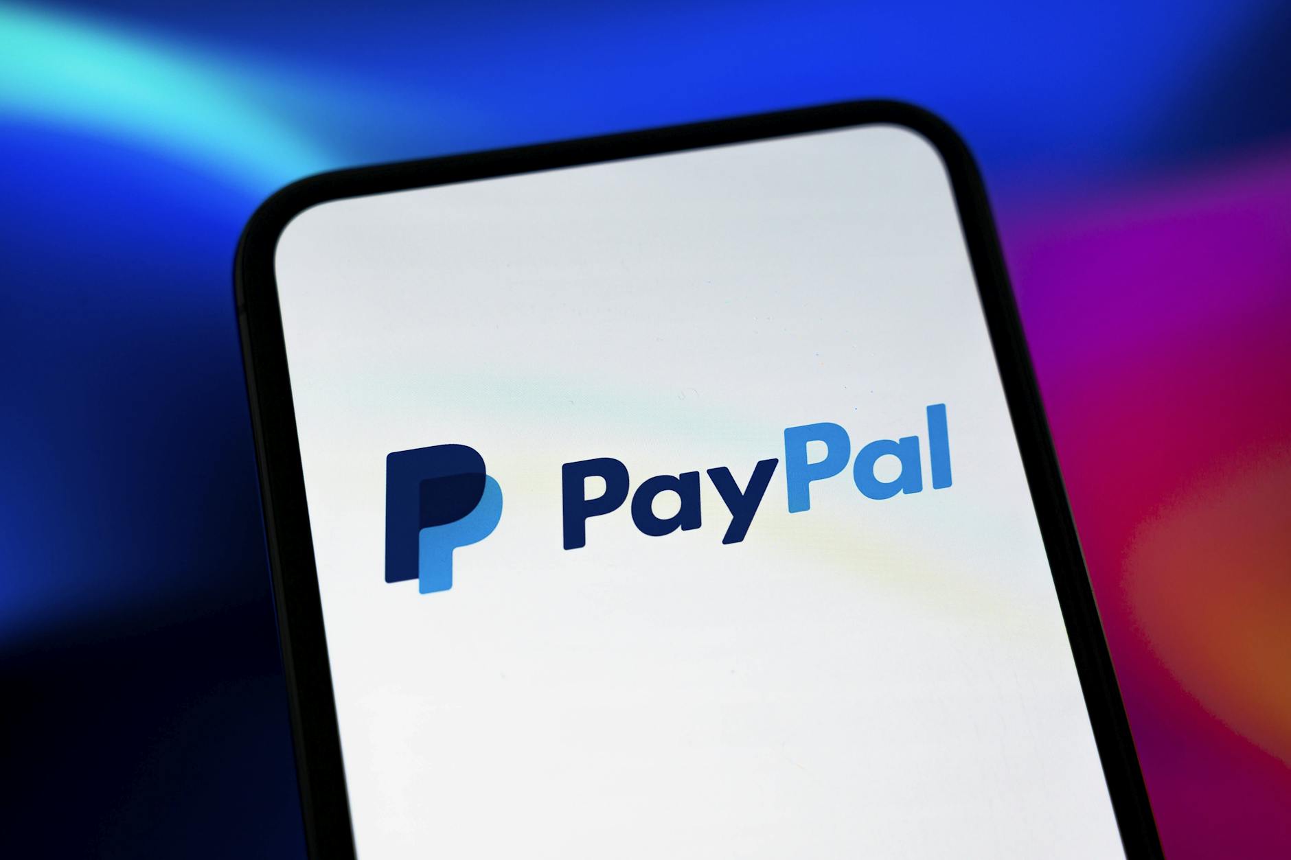 Immer mehr Nutzer berichten von Mahnungen wegen angeblicher Gastzahlungen über PayPal.
