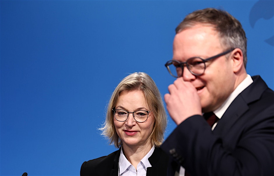 Thüringen startet ab April Bürgerräte. Im Bild: Ministerpräsident Mario Voigt (CDU) und Finanzministerin Katja Wolf (BSW)