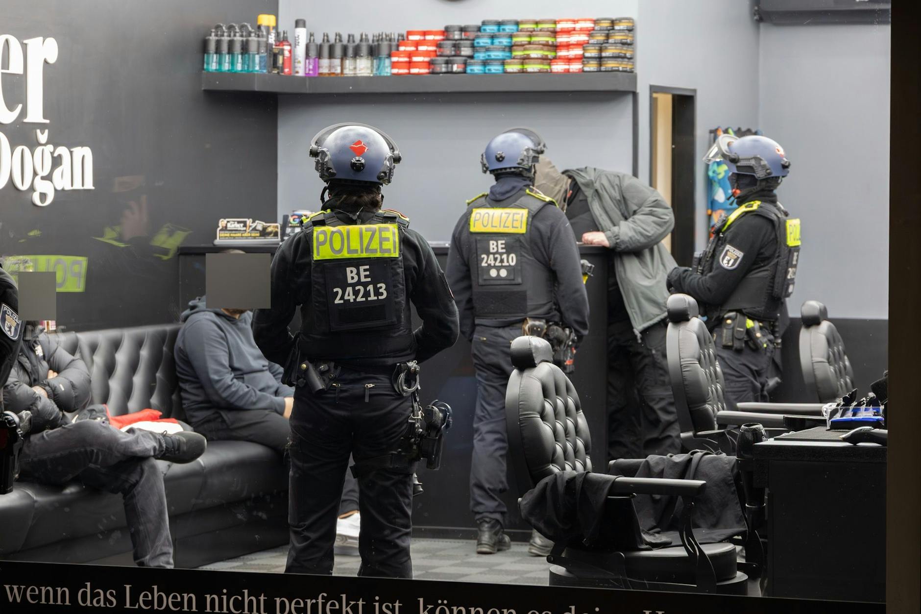 Eine Kontrolle fand auch in diesem Barbershop in Gropiusstadt statt.