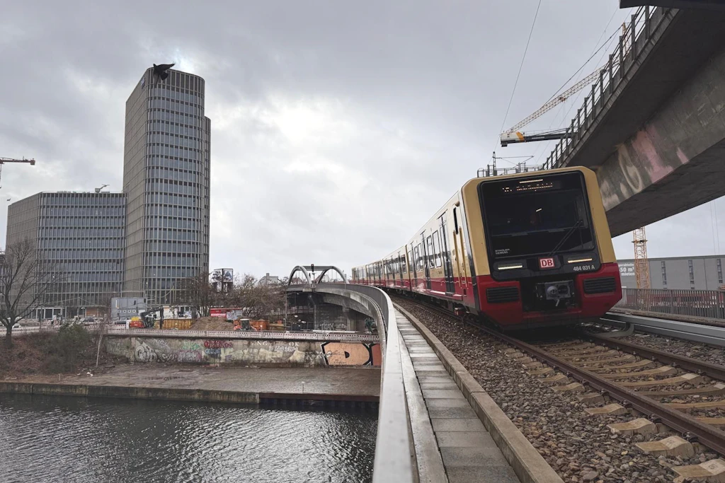 Blaues Wunder am Hauptbahnhof: Das ist die neue S-Bahn-Strecke für Berlin